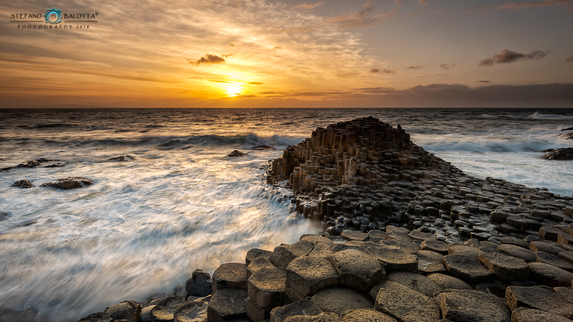 The last lights on the Giants ' causeway