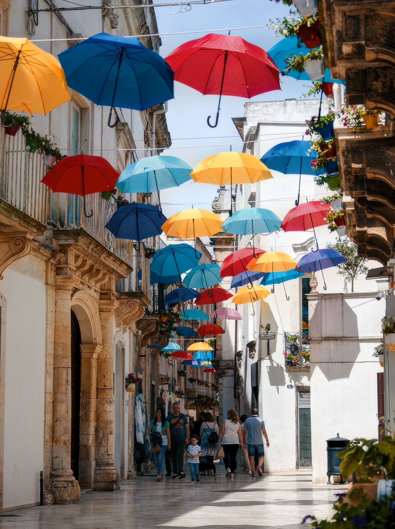 Borgo in fiore, Martina Franca, Puglia.