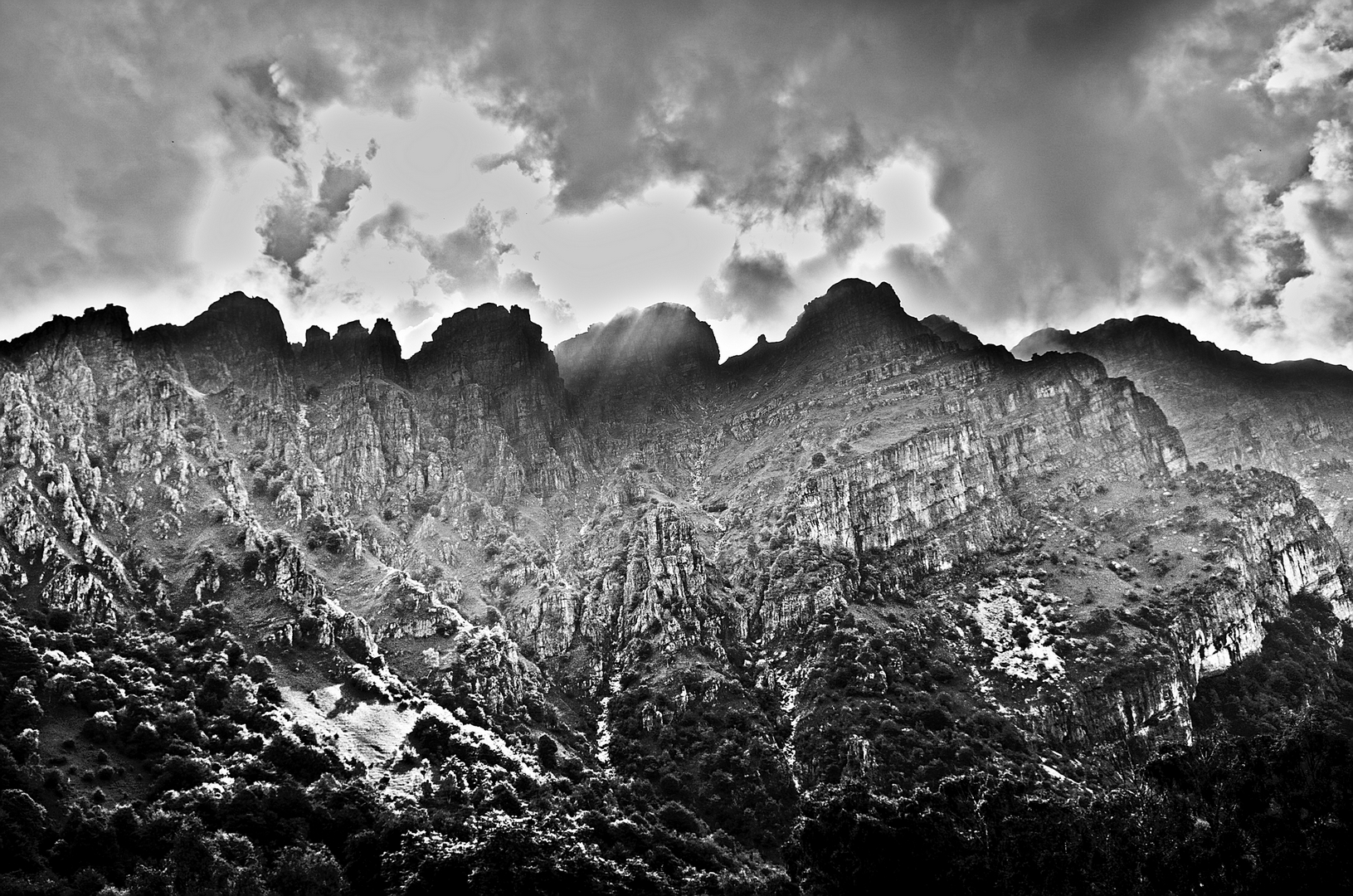 alba dietro il Resegone