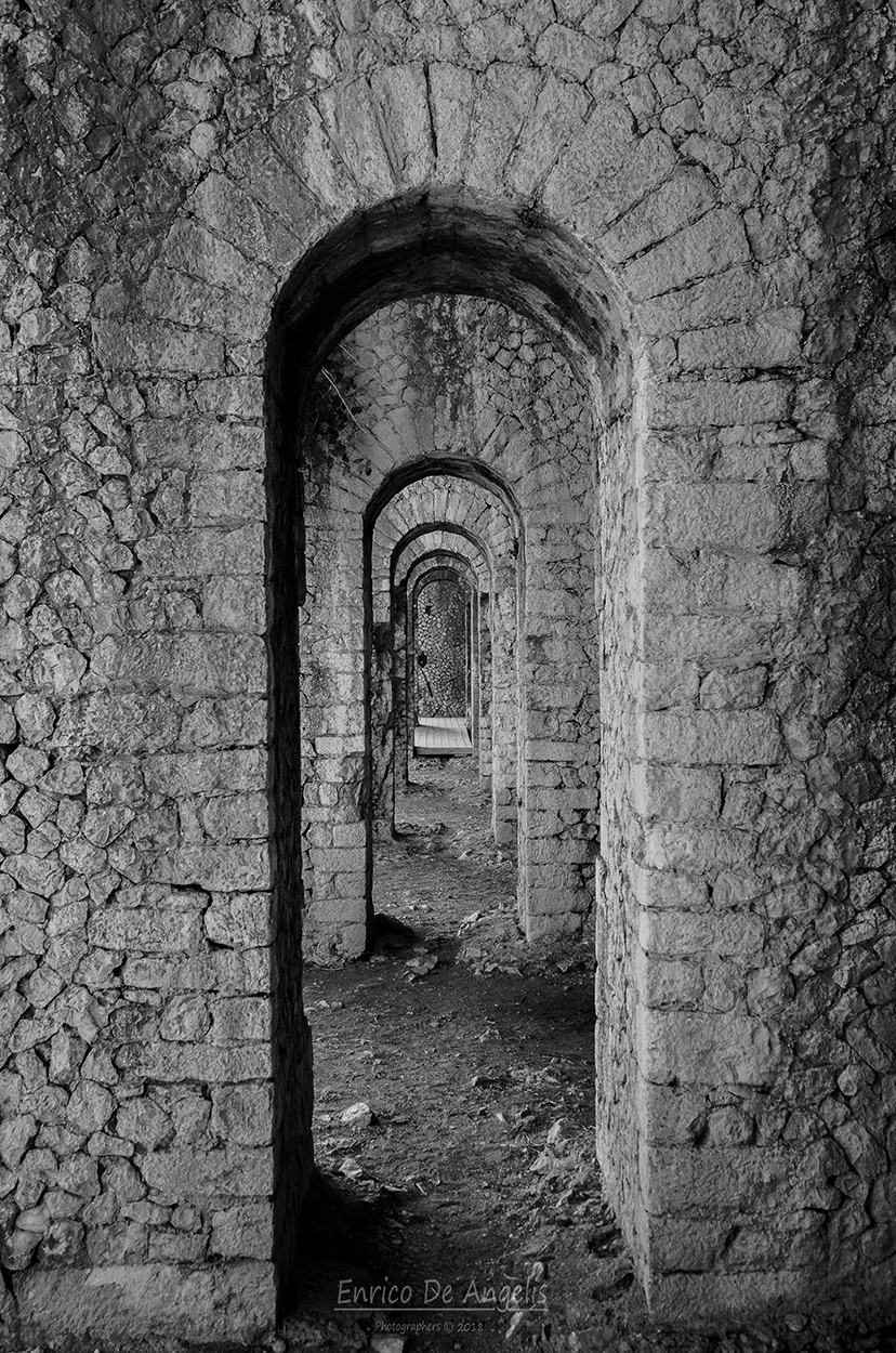 Beyond the Arch.... more bows.