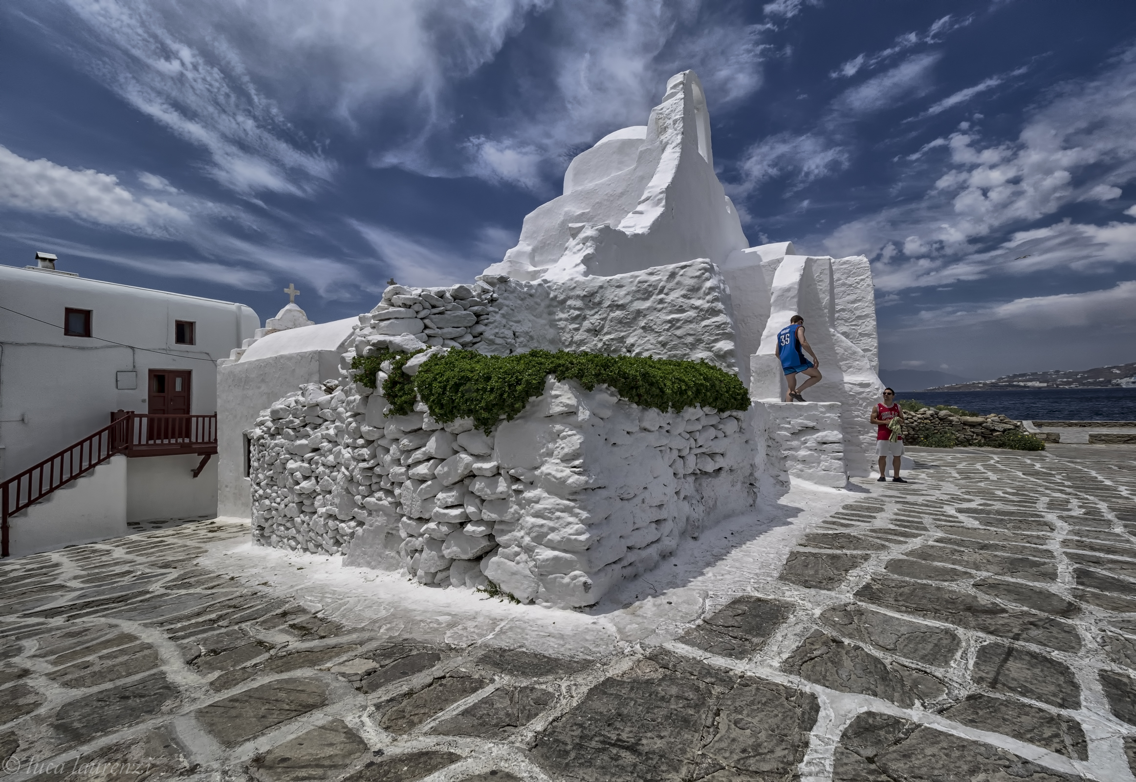 The contrasts of Mykonos