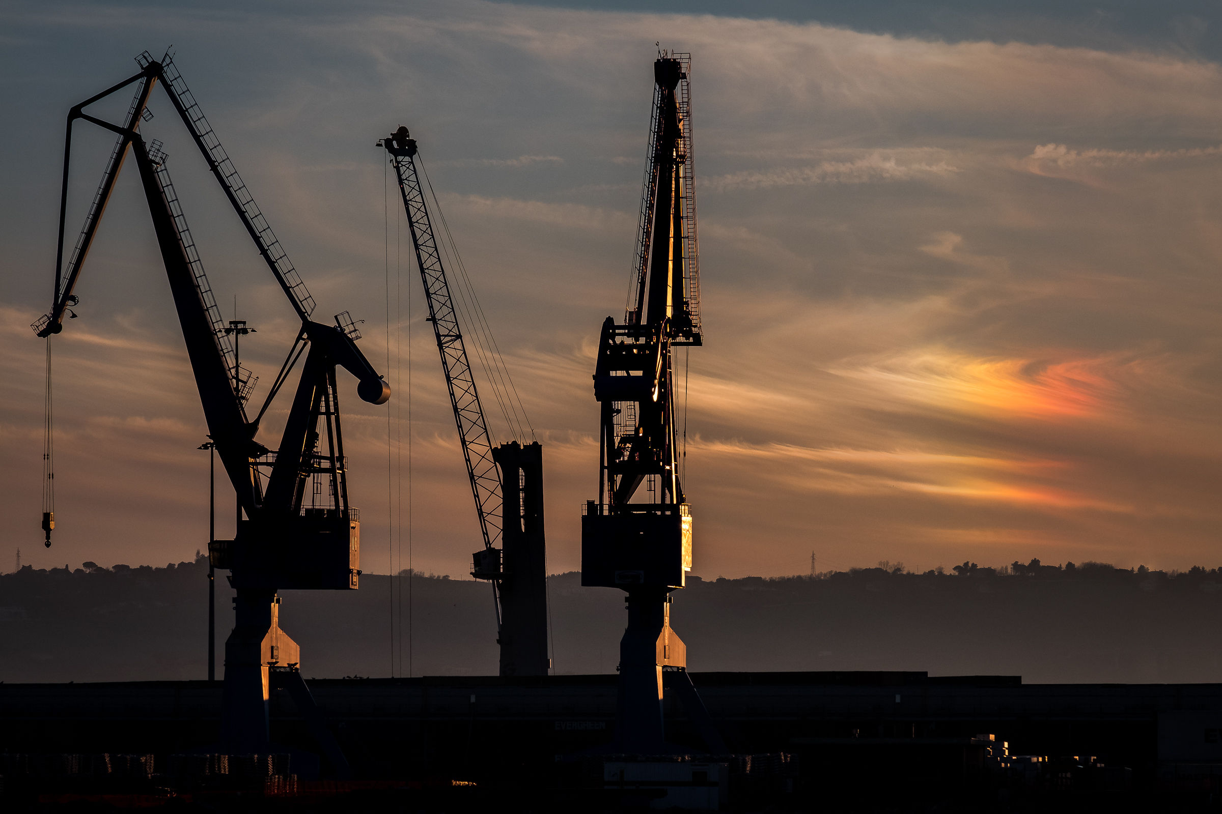 Cavalli d'acciaio e una insolita aurora