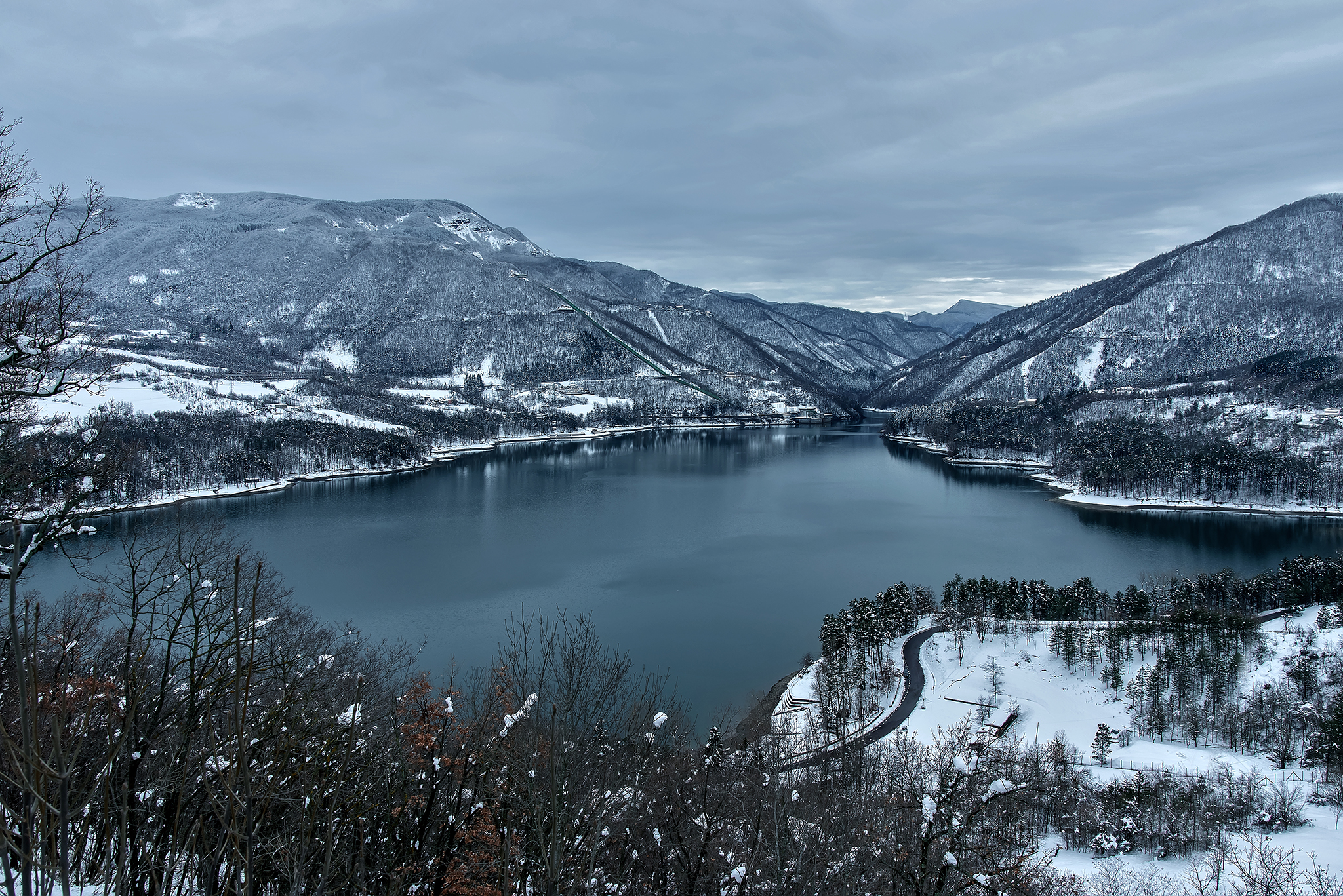 Lago d'inverno