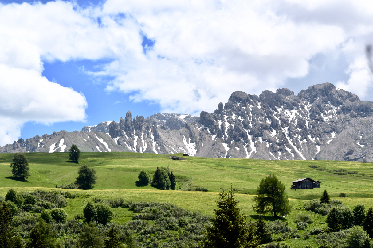 Alpe di Siusi with the teeth of Terrarossa