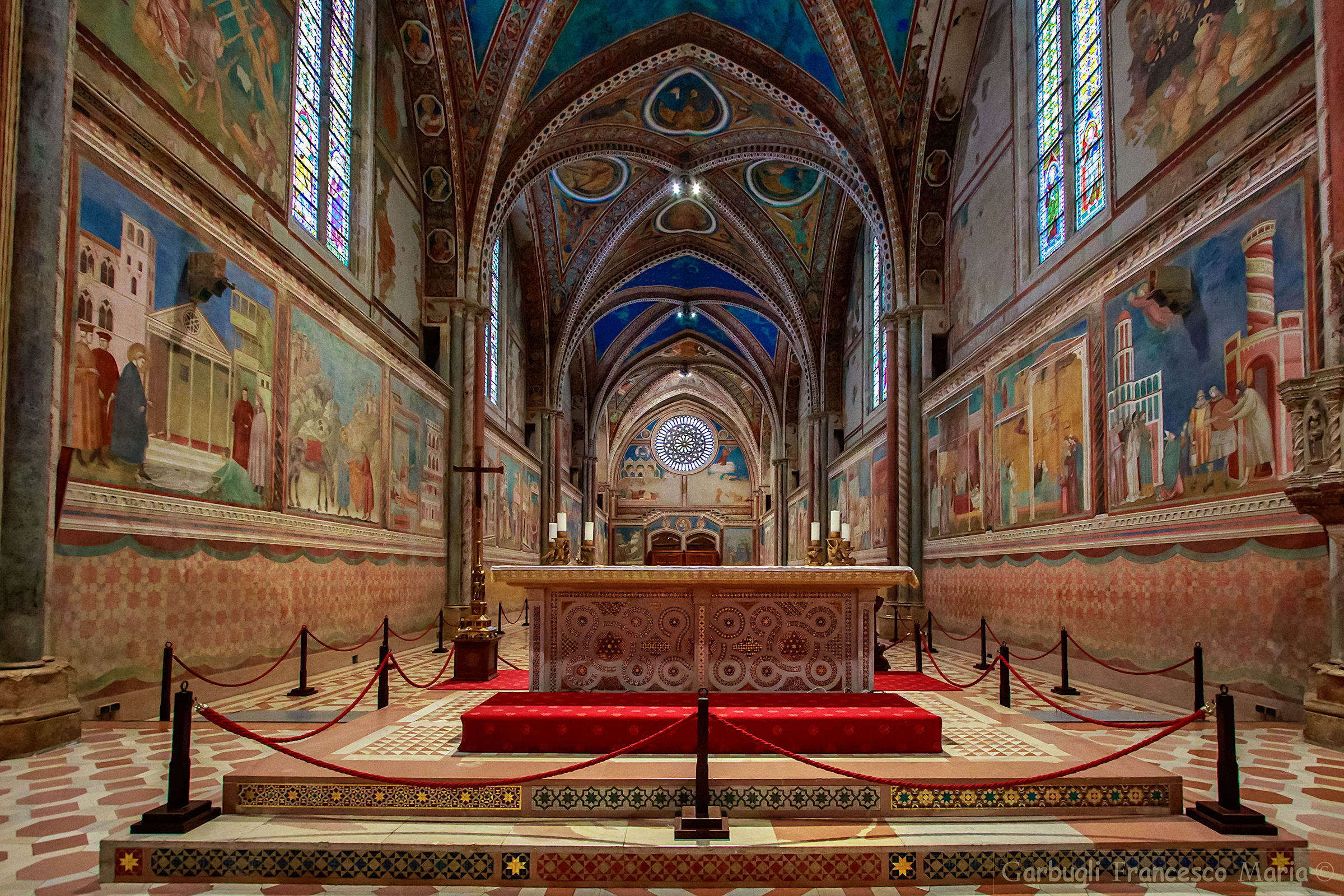 Patrimonio salvato... interno della Basilica superiore
