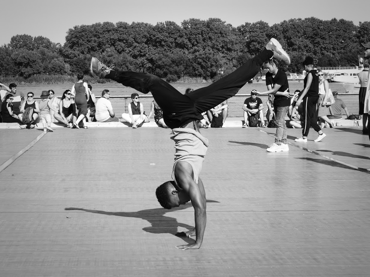 Acrobazie e vecchia breakdance