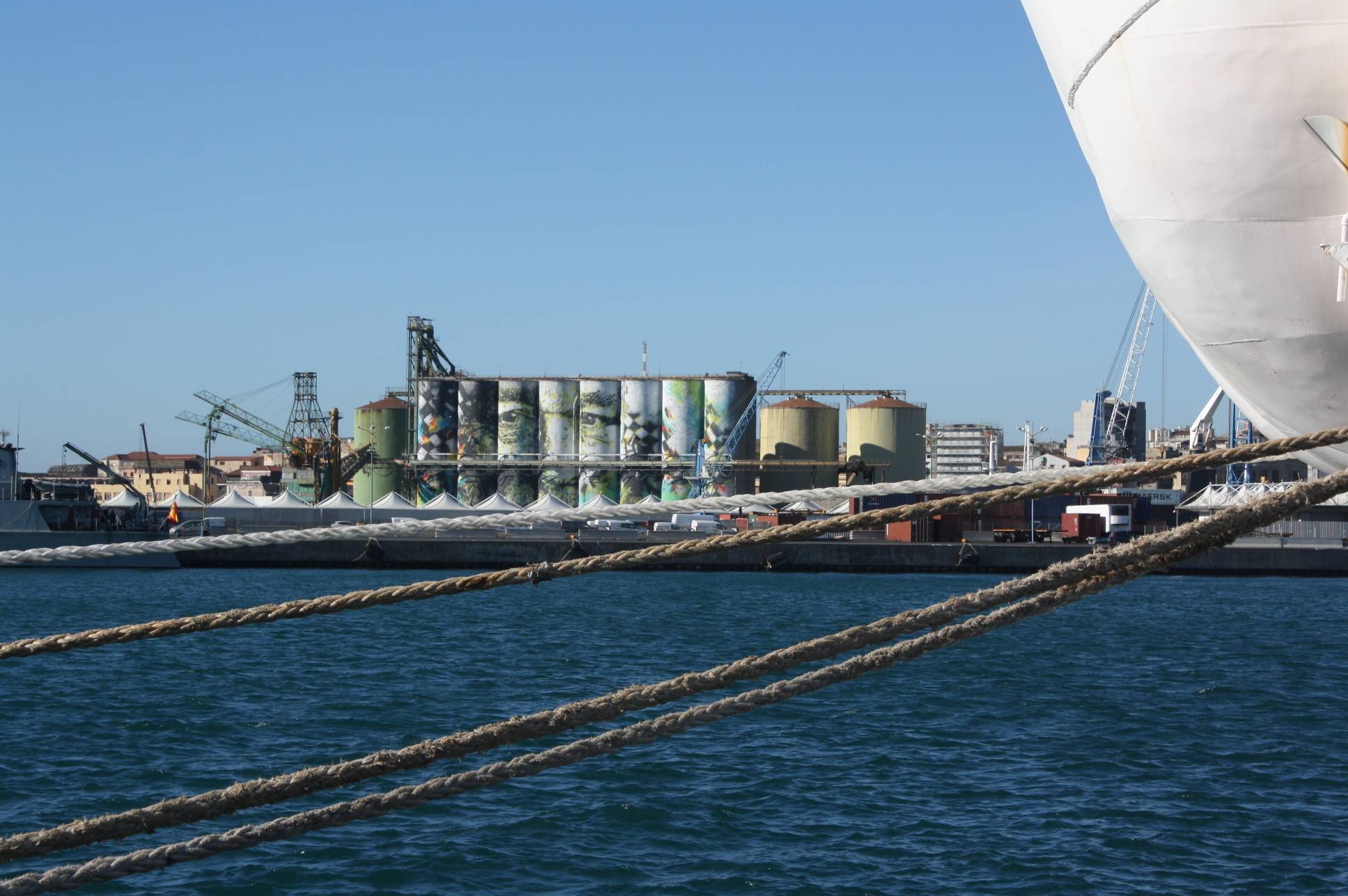 Oriental Look by Vhils