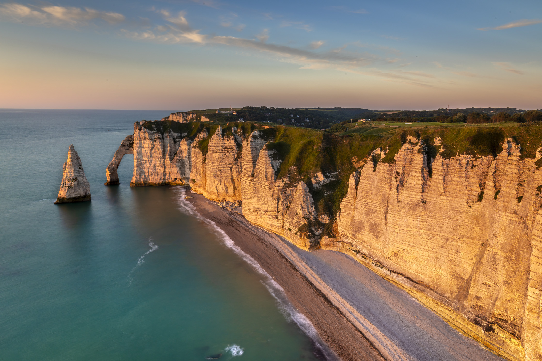 La luce del tramonto sull' Aiguille e la Porte d'Ava...