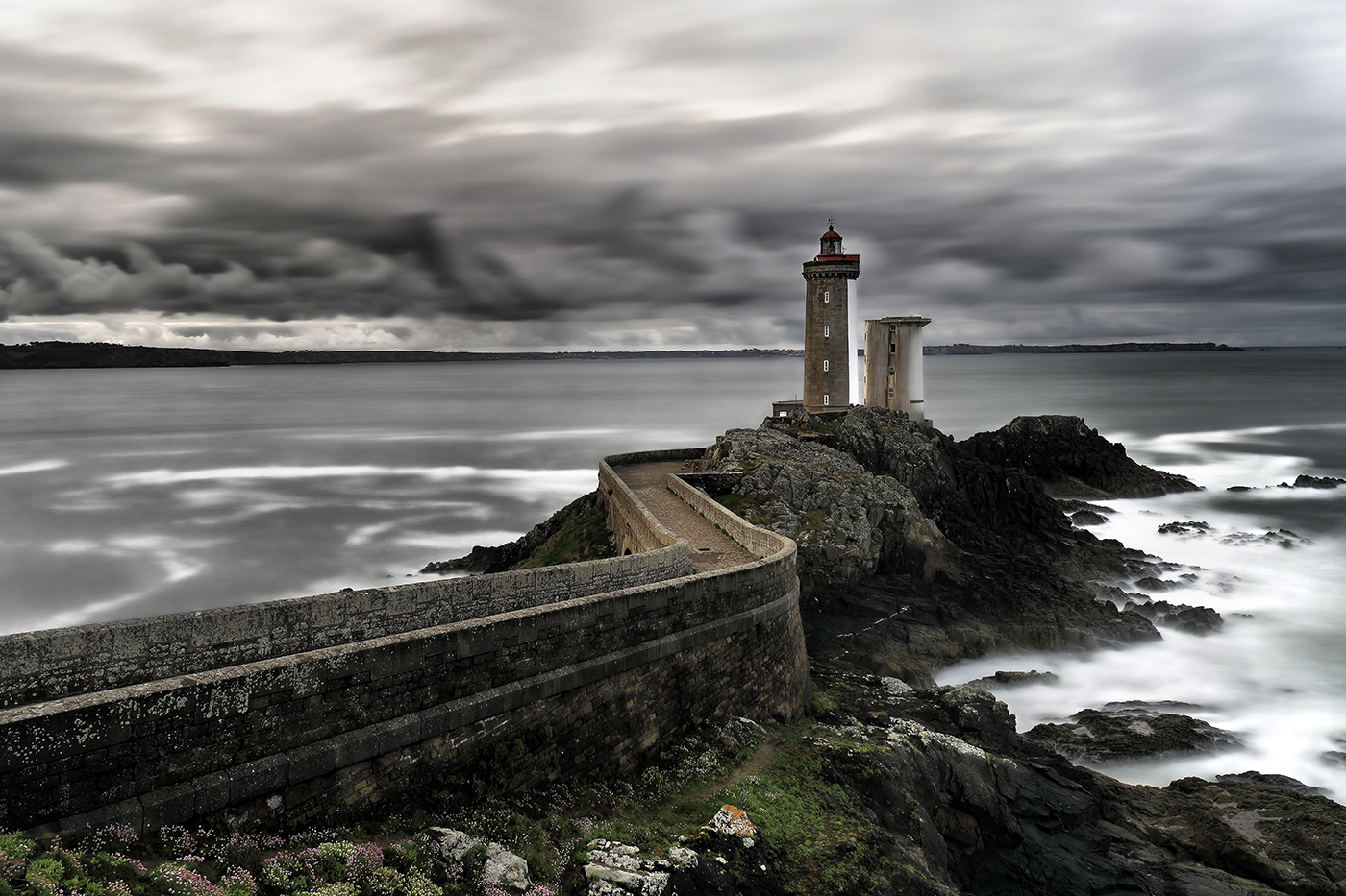 "Time dilation"-at the lighthouse of Petit Minou (...