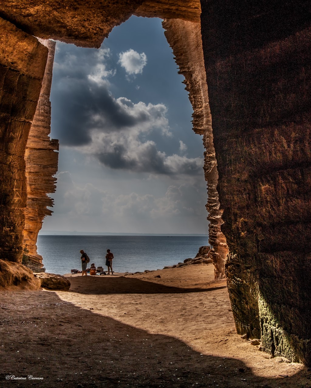 Everybody home, thunderstorm coming.