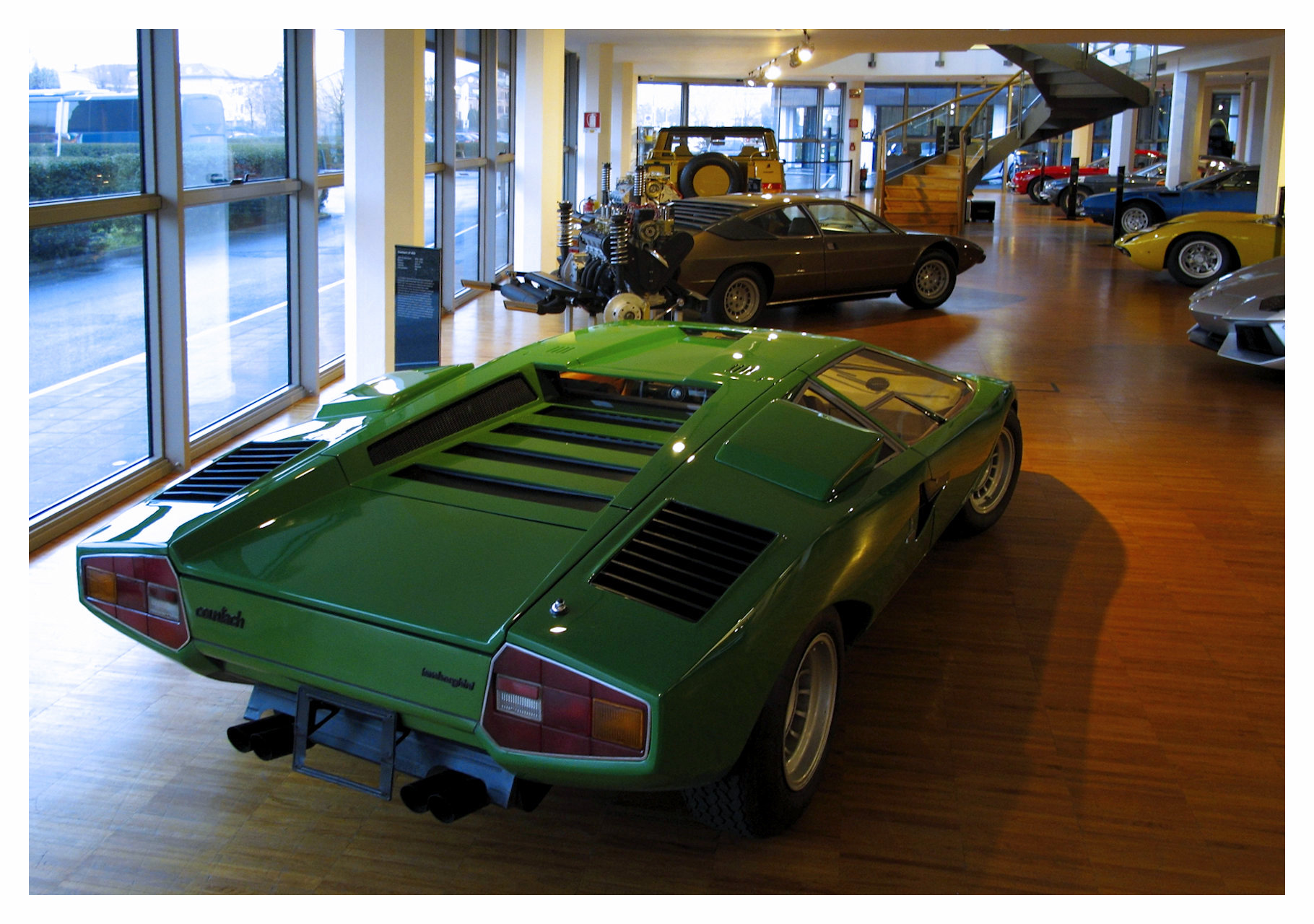 Countach L400 >