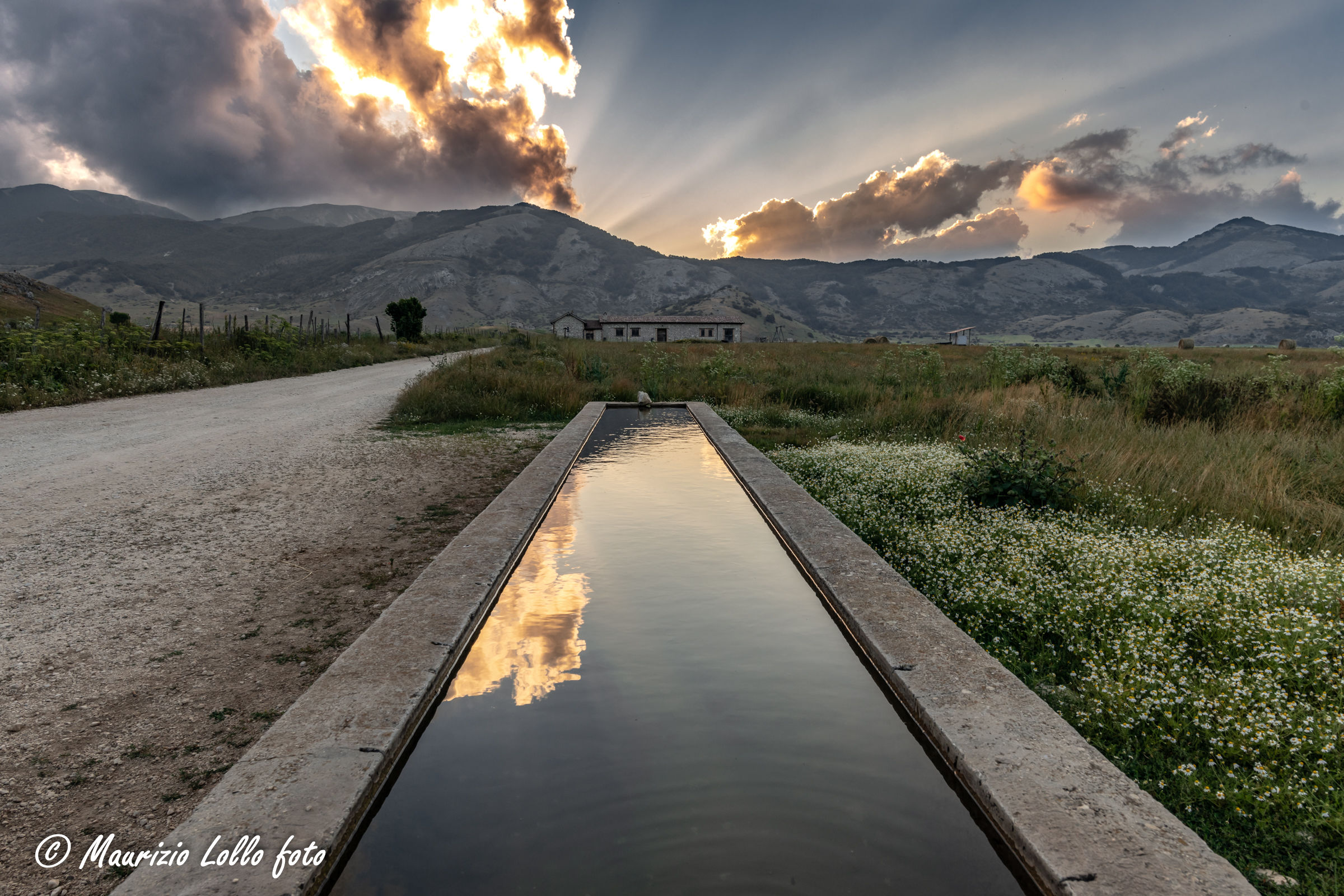 Waiting for the night in the plain of Rascino