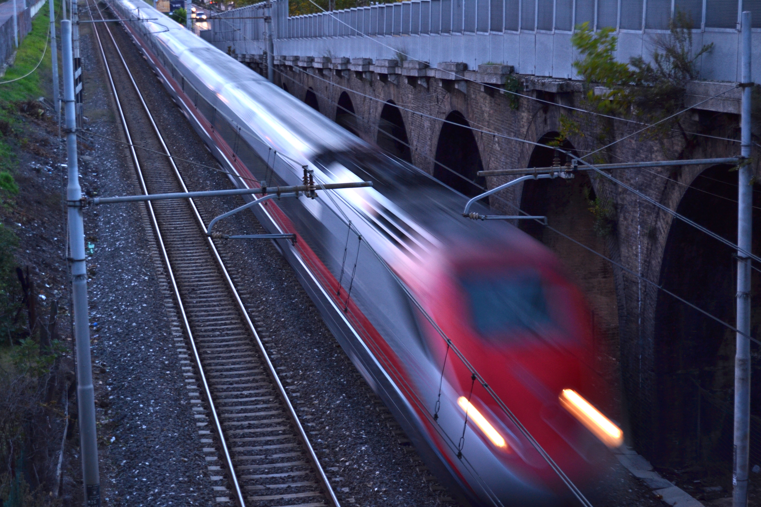treno ad alta velocità