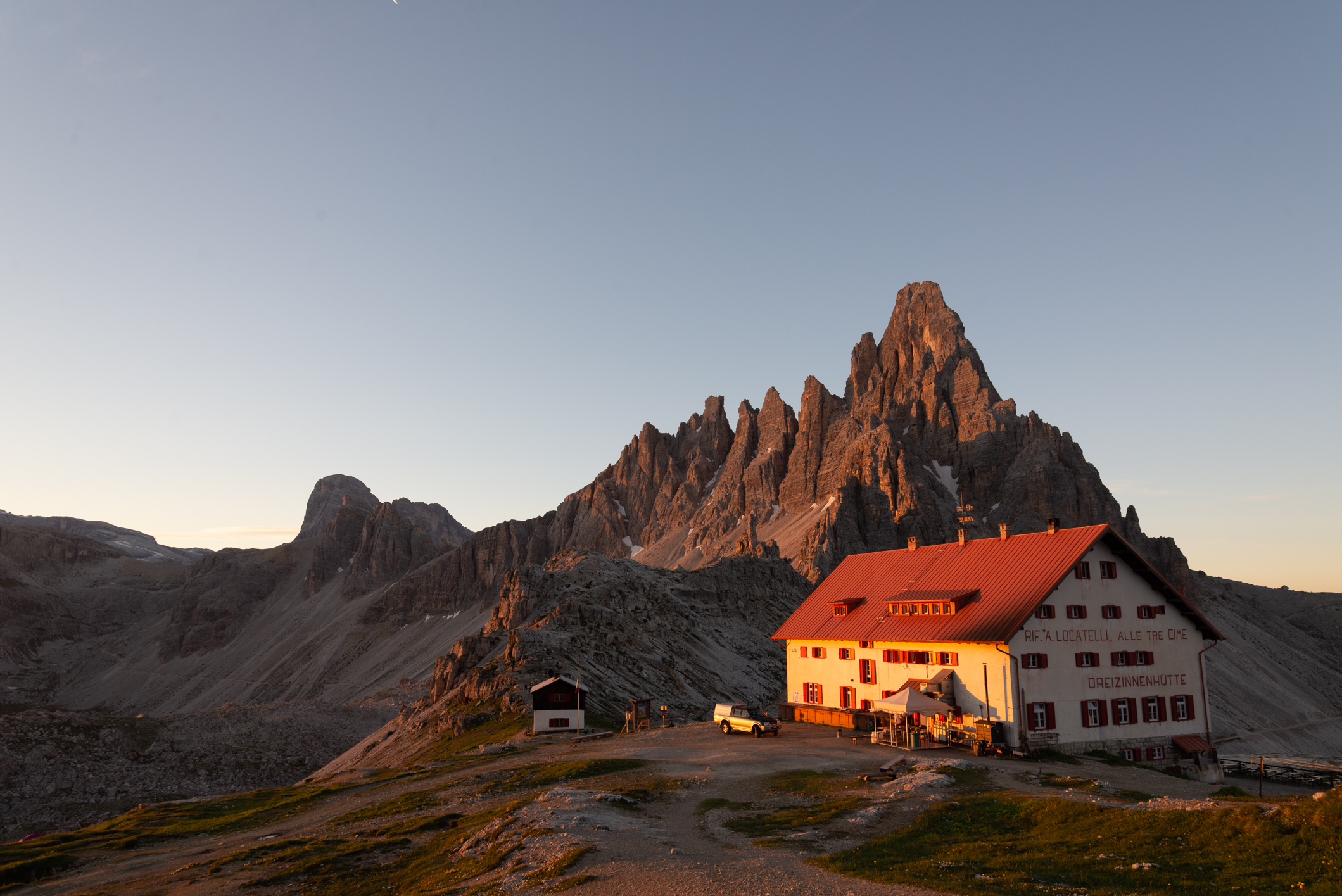 Rifugio Locatelli all'alba