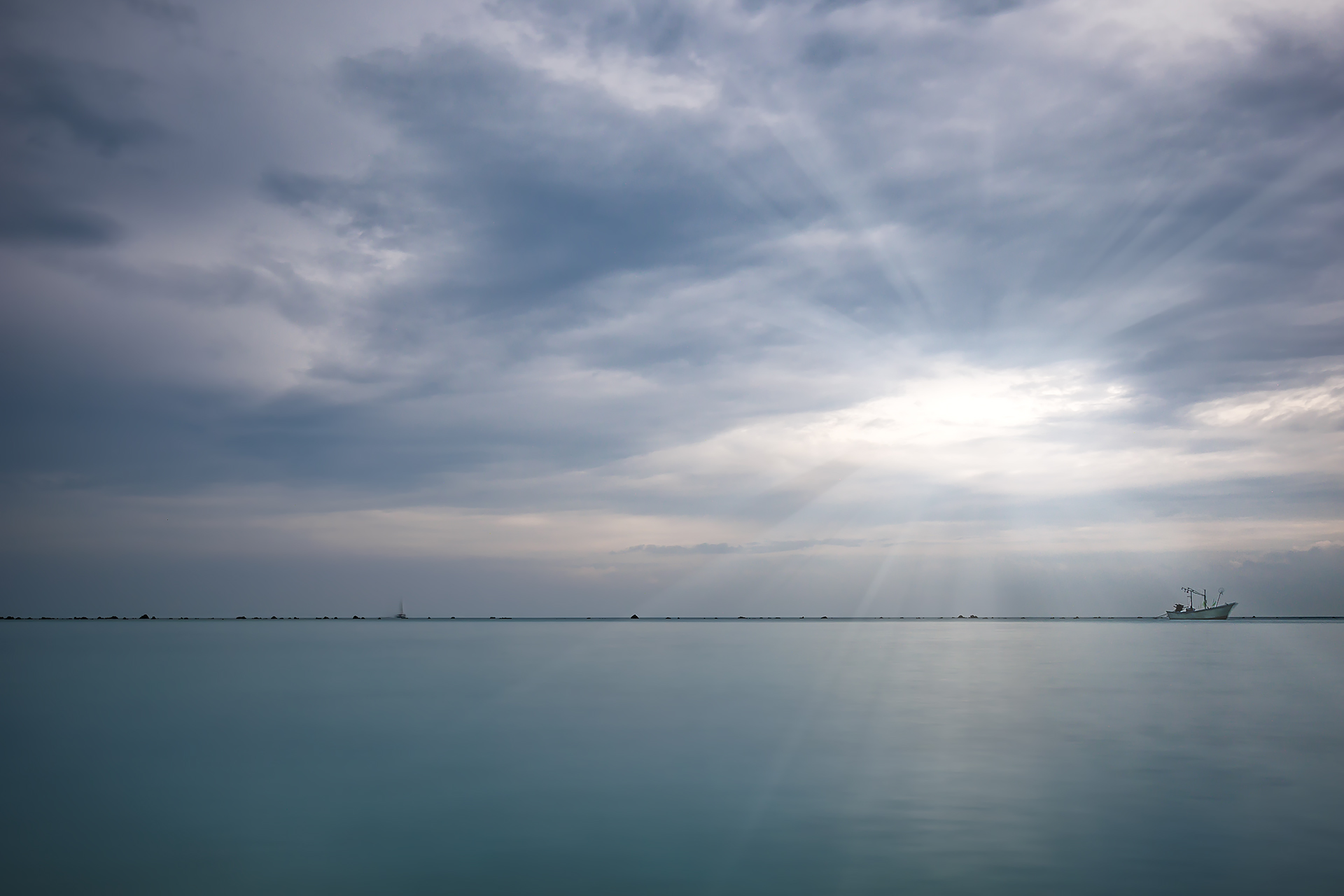 Between Sky and sea..