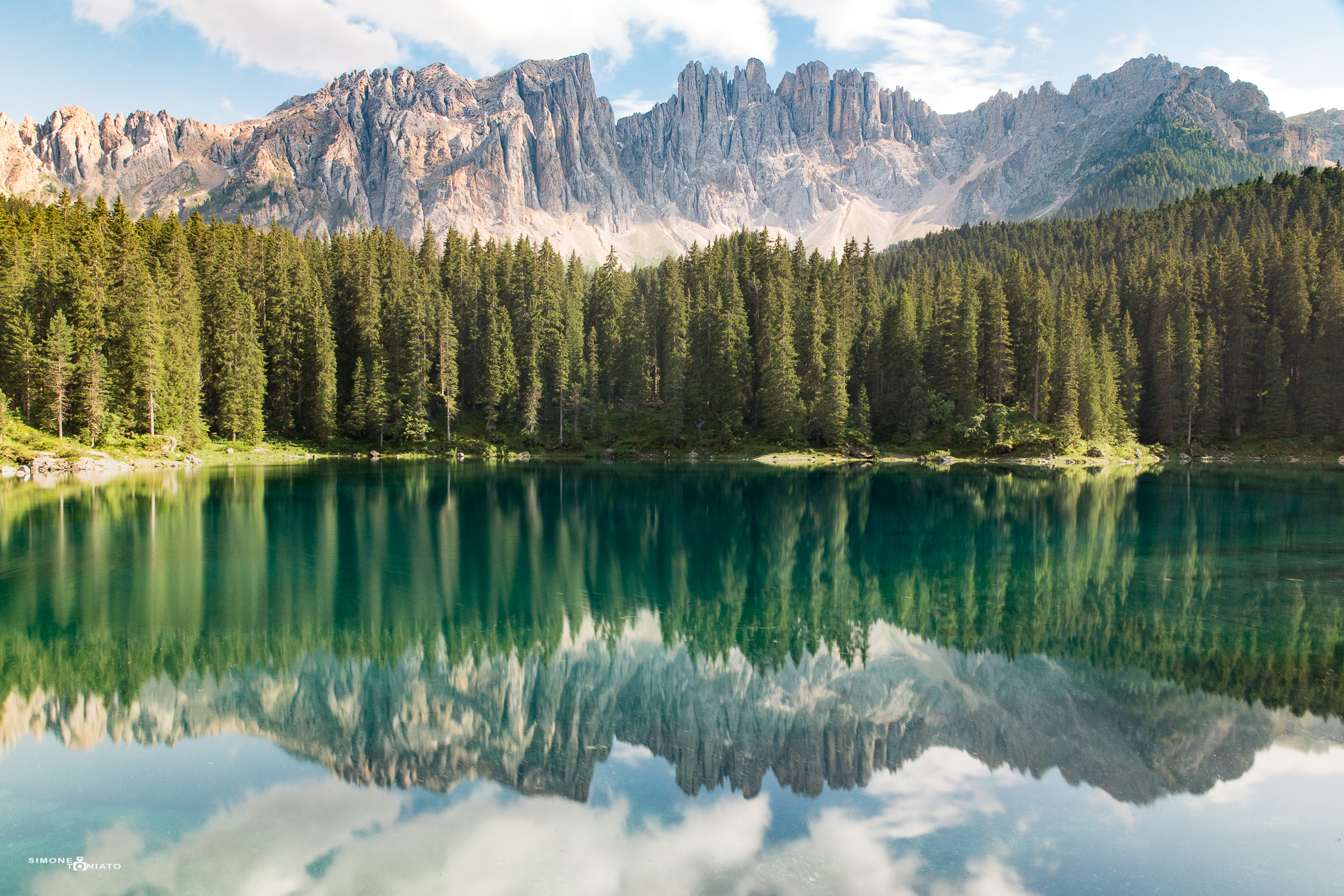 Lago di carezza e dolomiti del Latemar