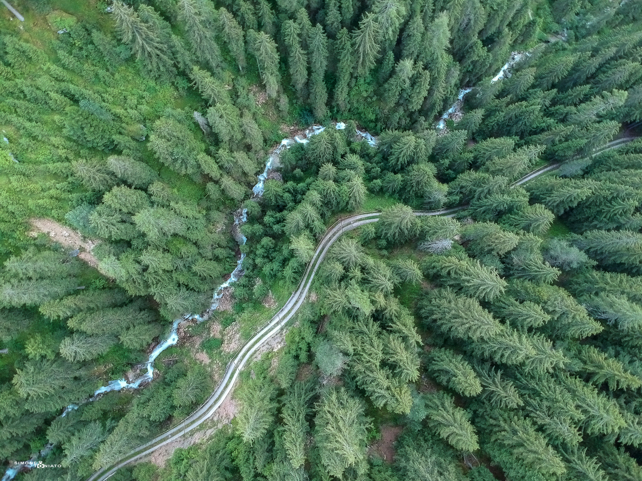 il torrente e il sentiero