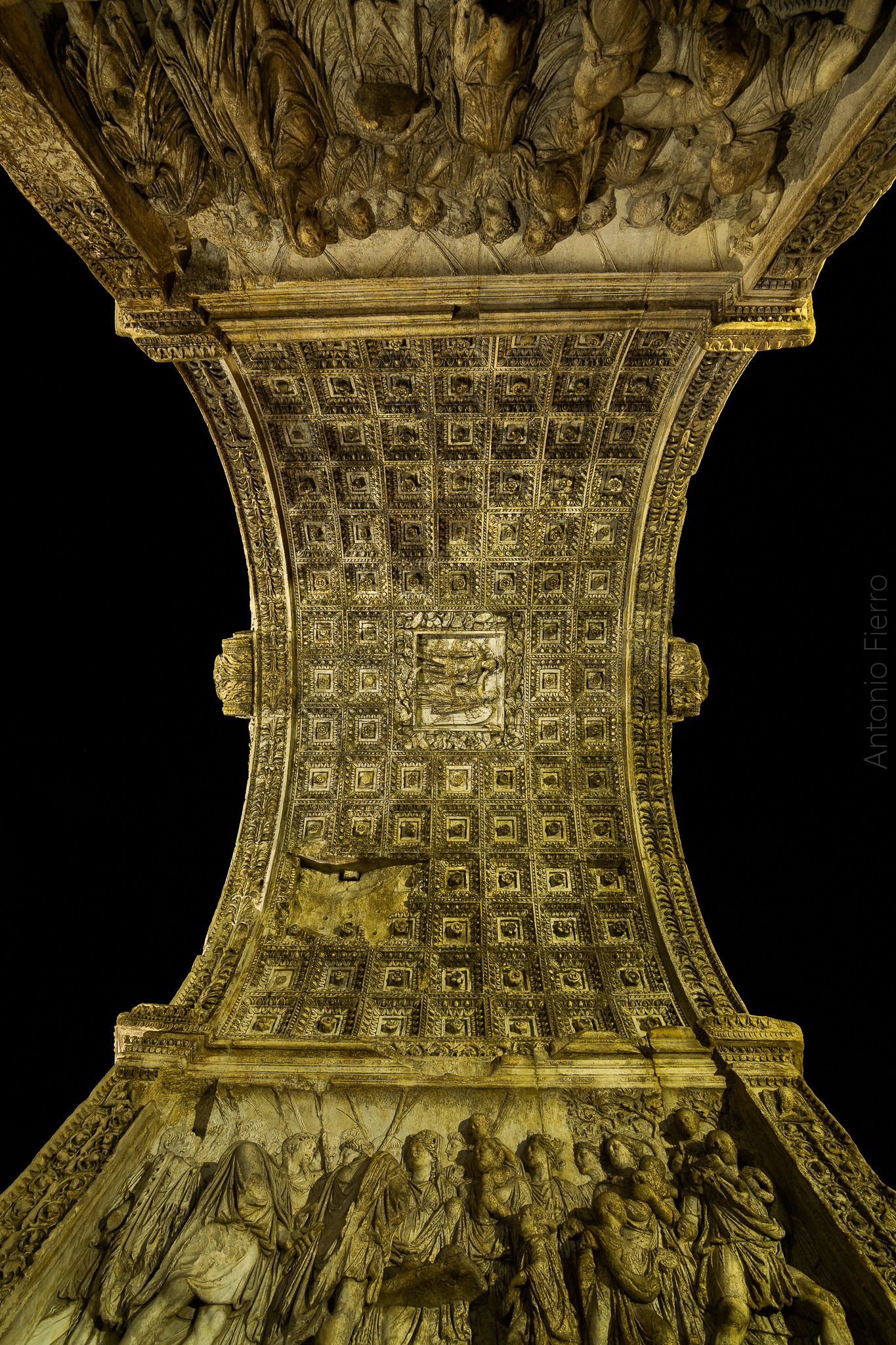 Sotto l'arco Traiano