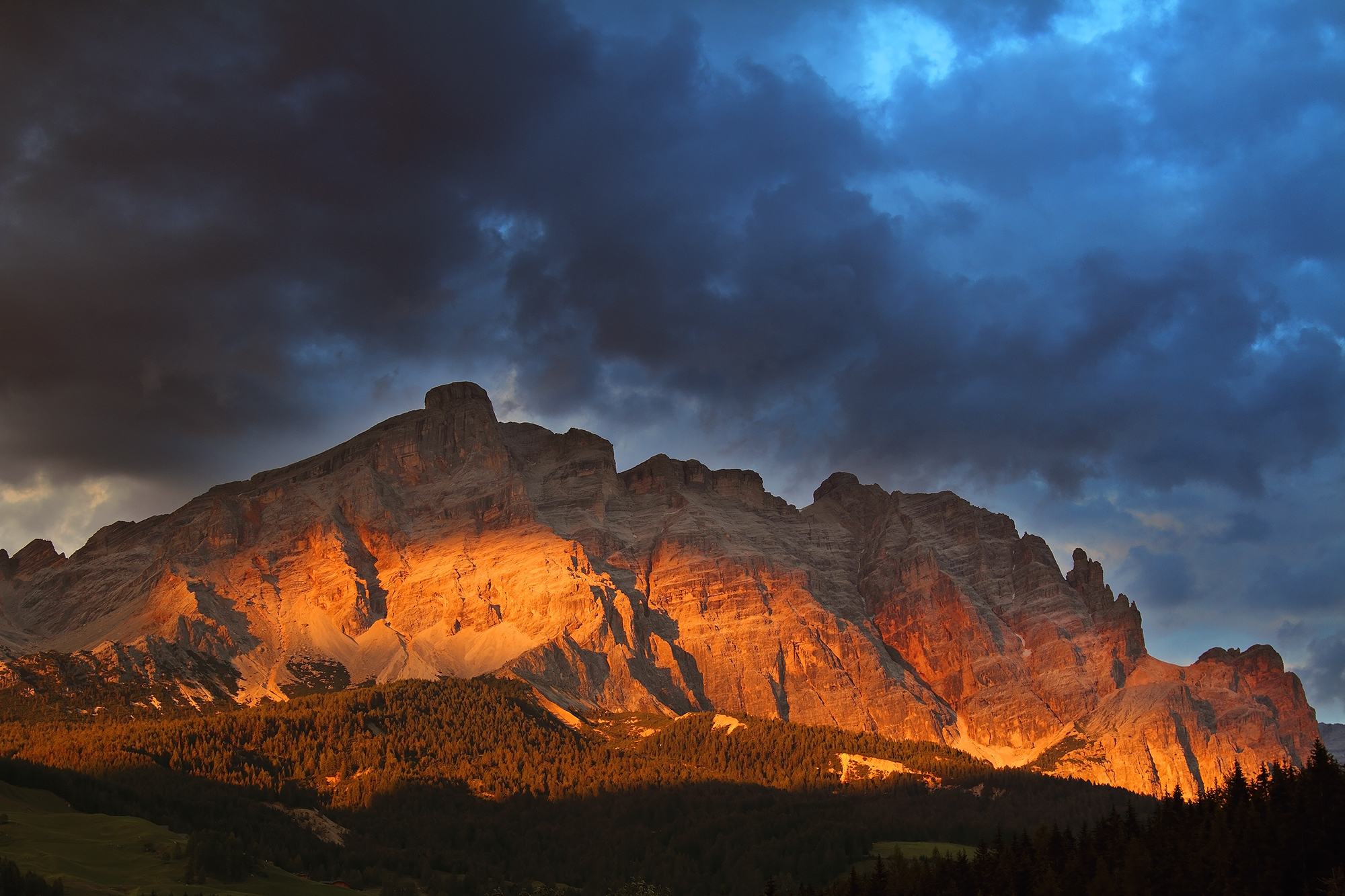 Explosions of lights and colors on the Ciaval