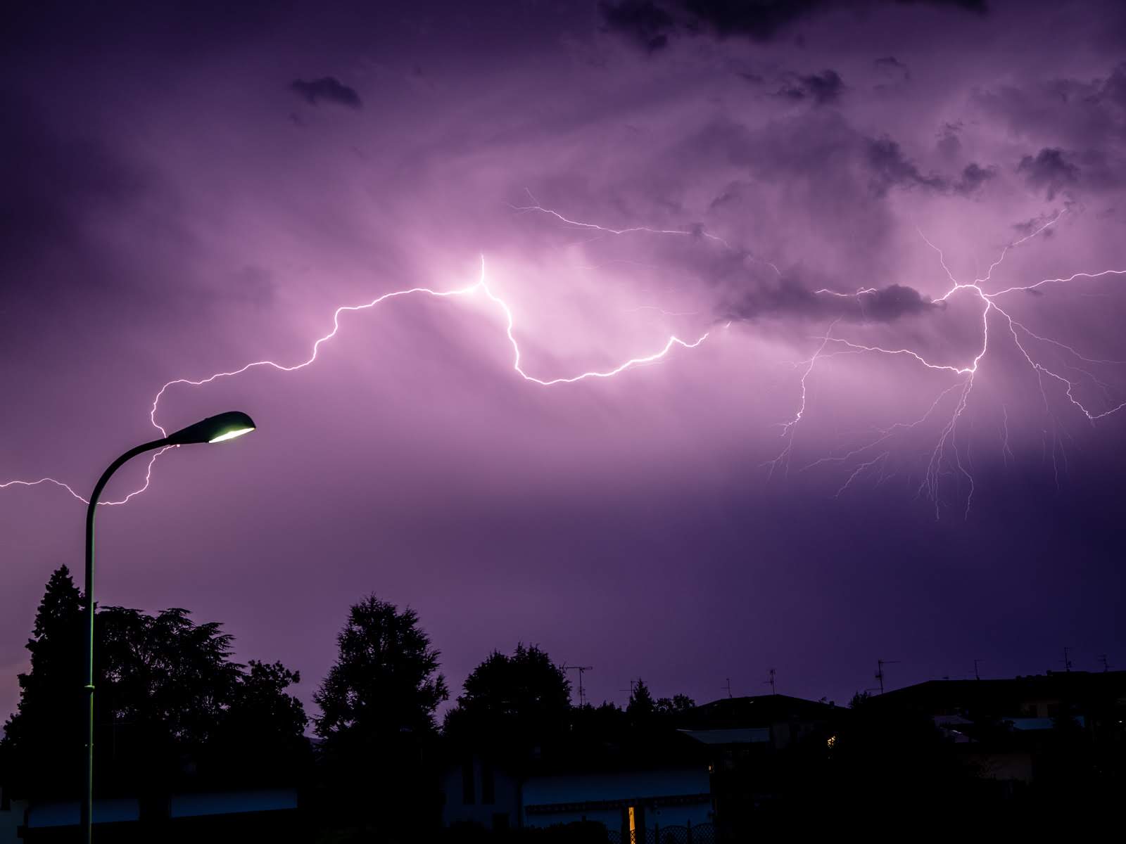 un lampo nella notte