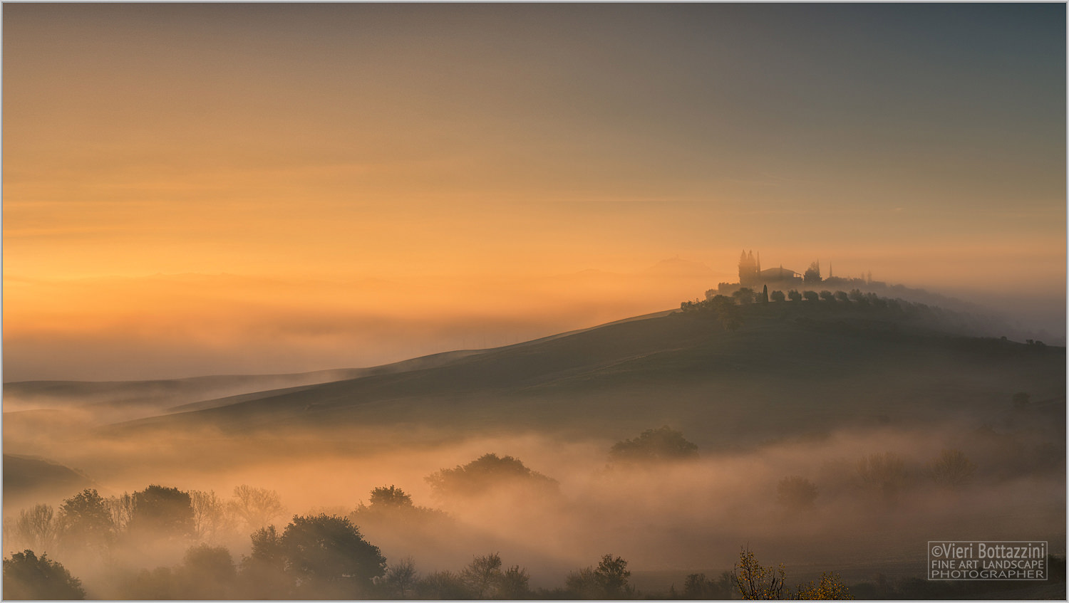 A magical sunrise in Tuscany