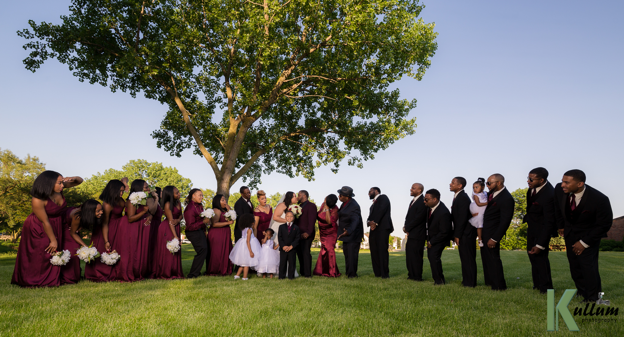 Wedding wide angle group shot