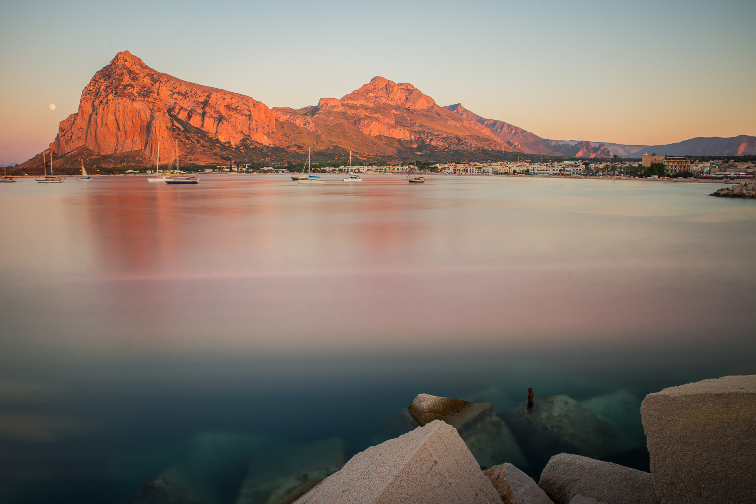 Tramonto sul Porto di San Vito lo Capo