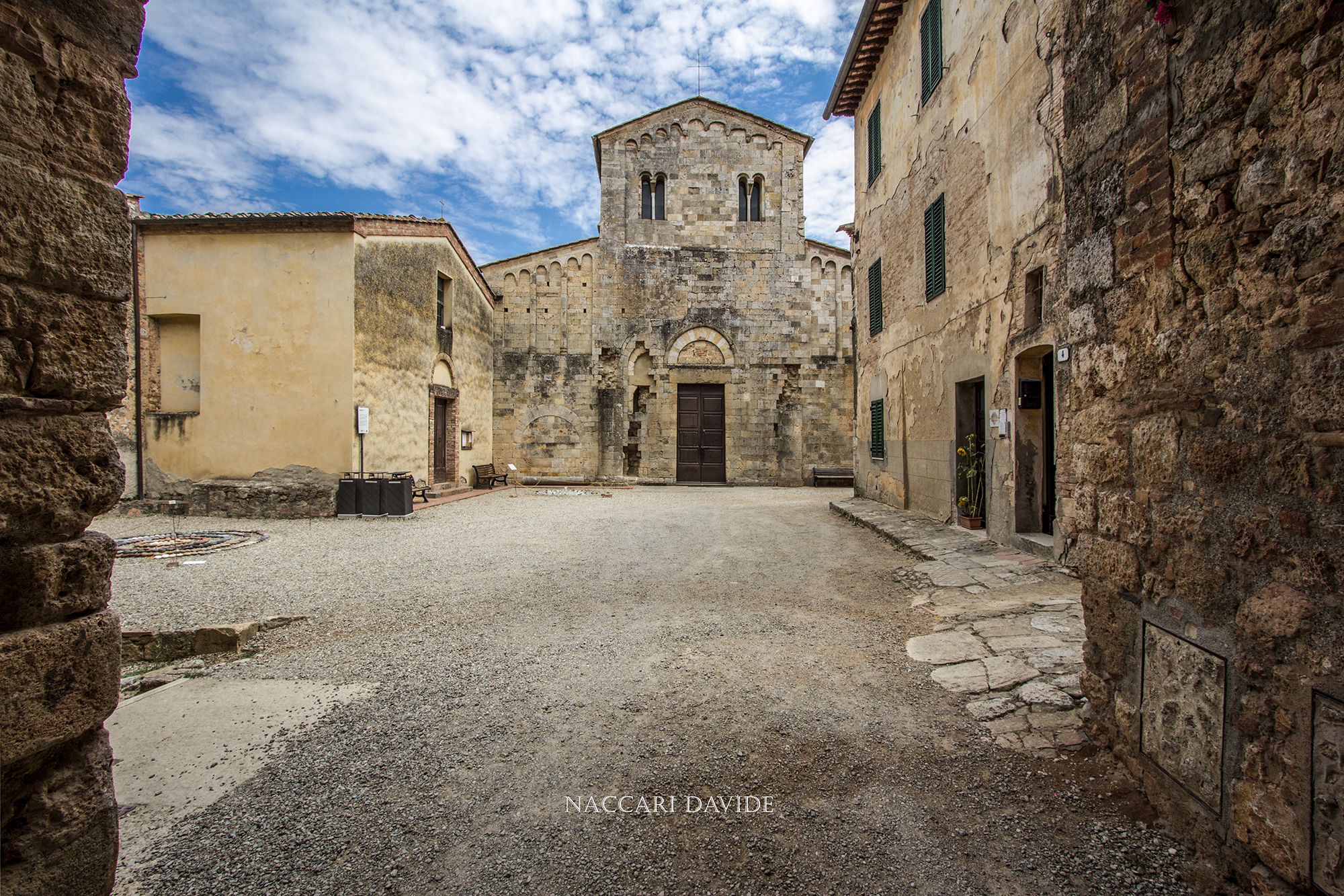 Abbadia Isola, Anno 1000