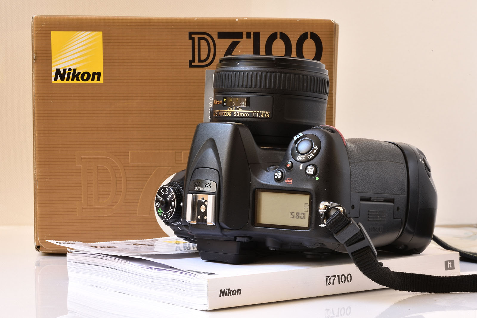 Nikon 7100