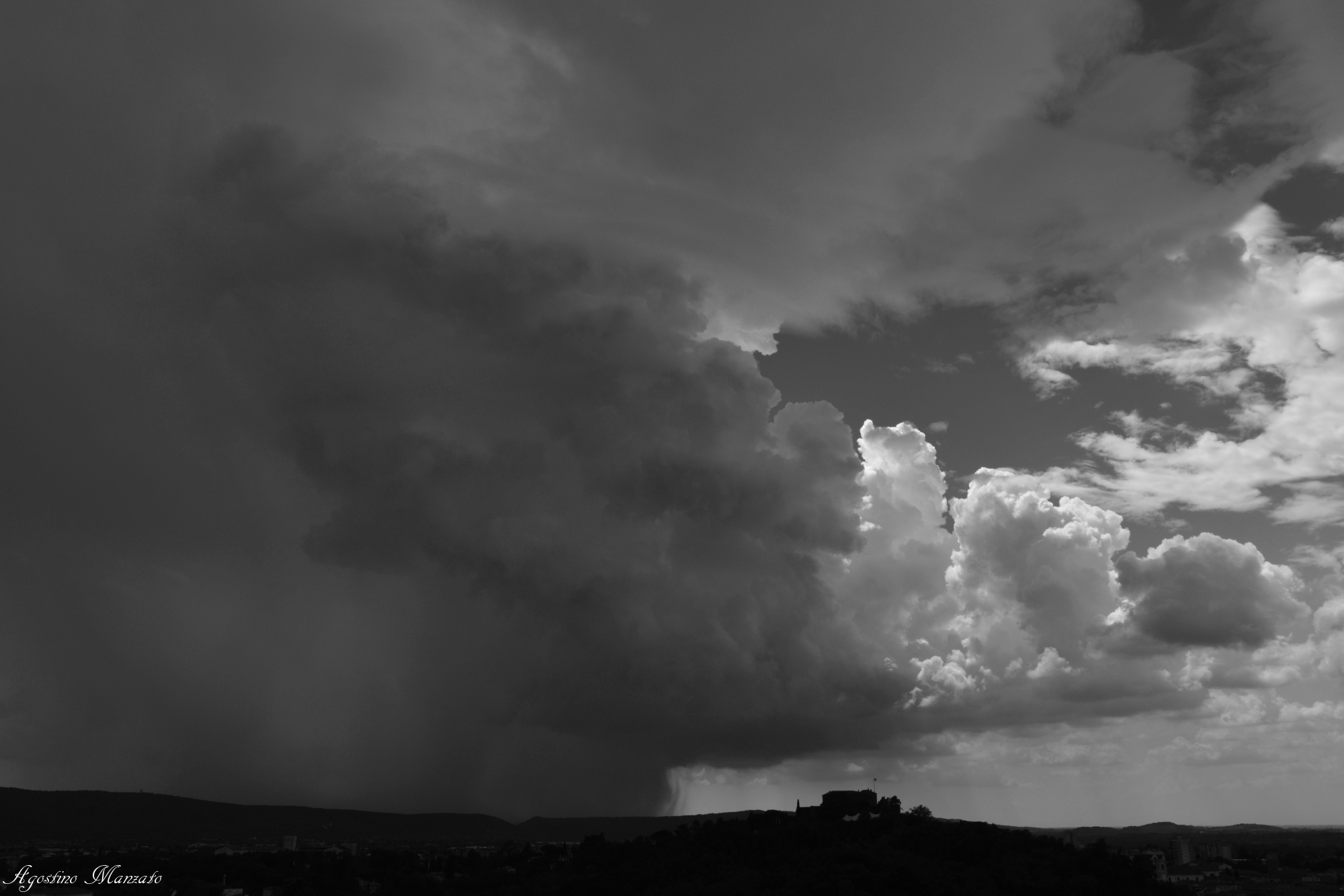 Cumulonembo with powerful downdraft