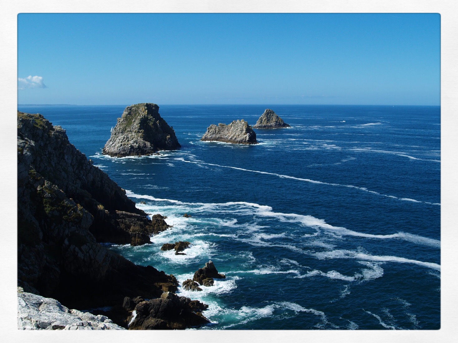 La roccia in mezzo al mare