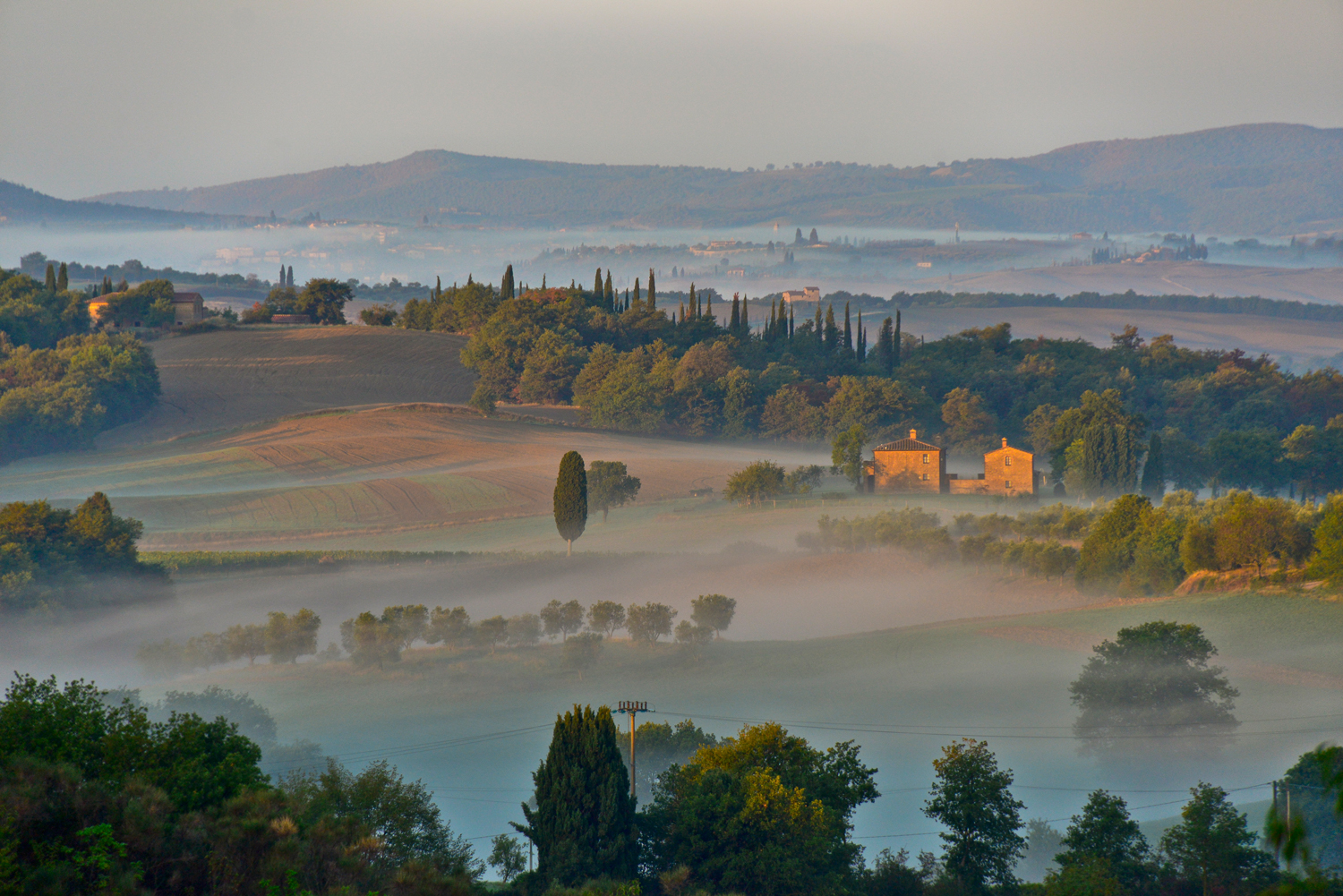 alba in val d'orcia