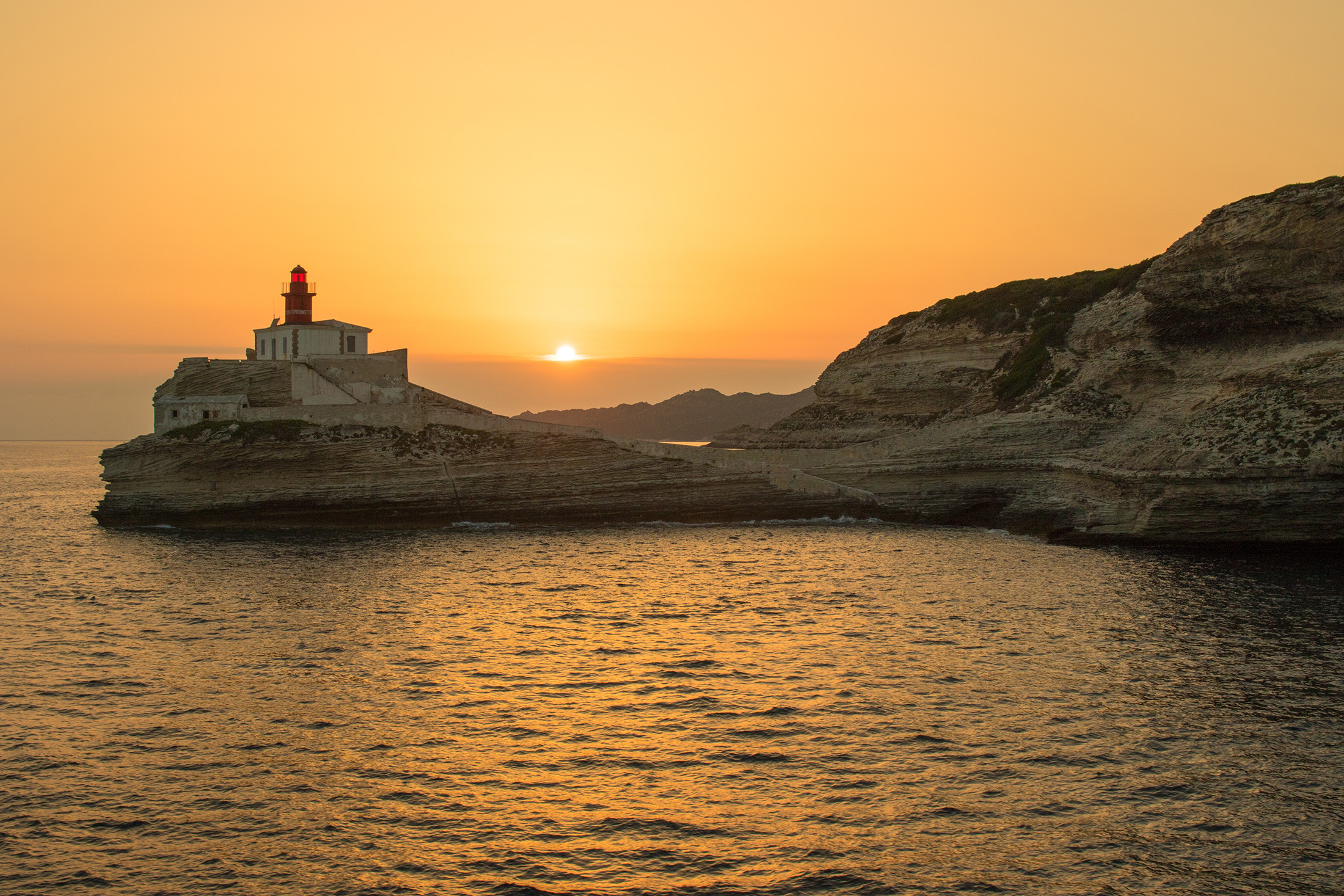 Tramonto al faro della Madonnetta