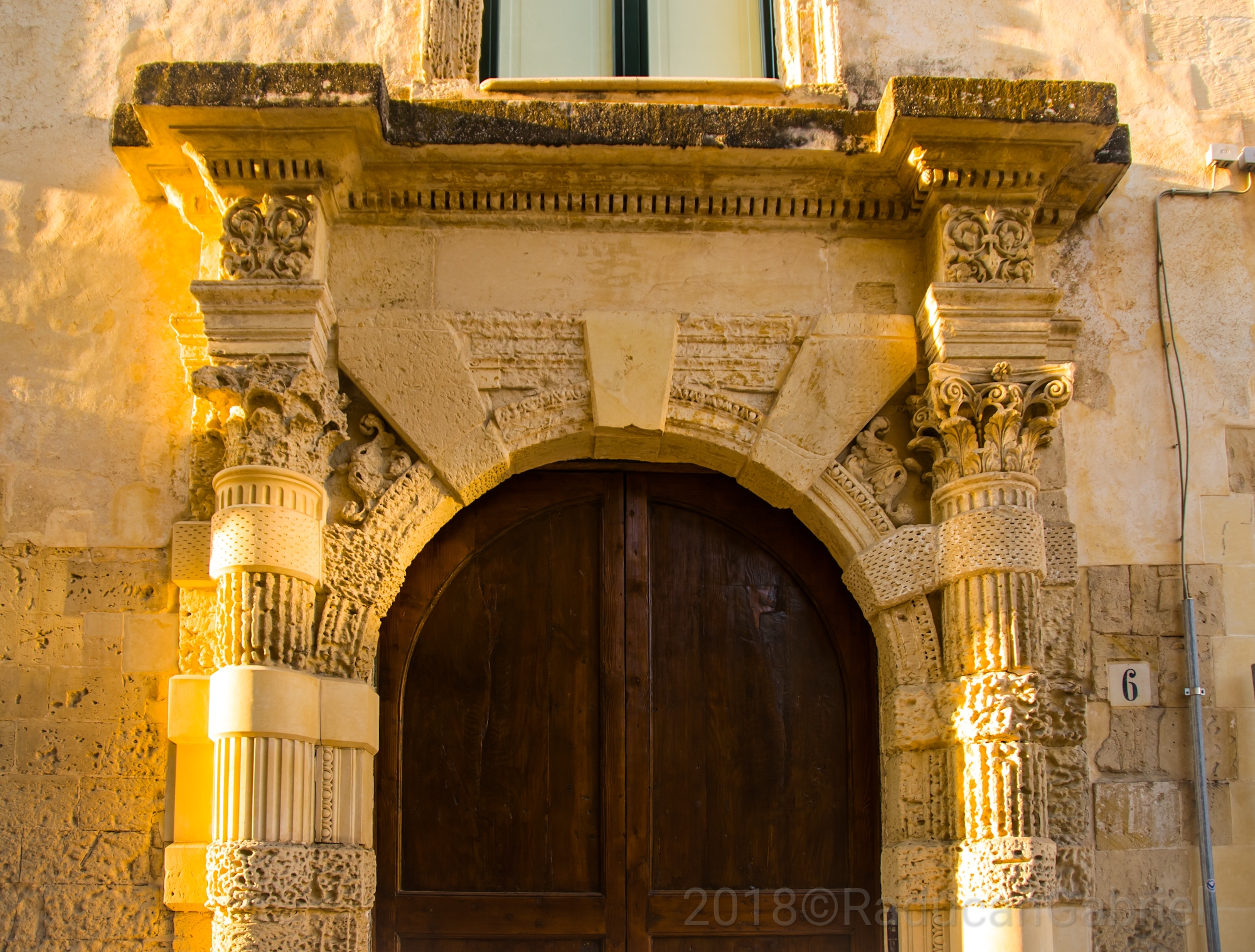 Leccese stone... Gold...