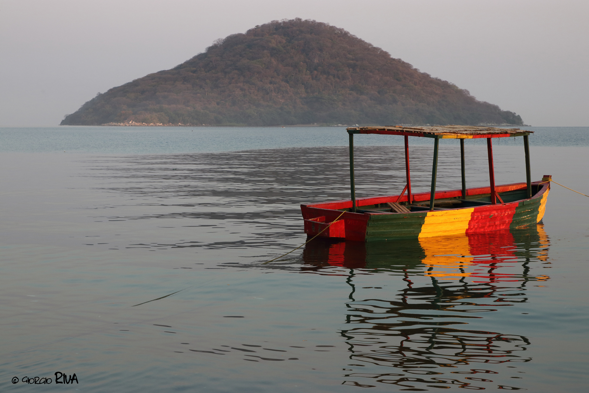 Tipiche imbarcazioni Lake Malawi