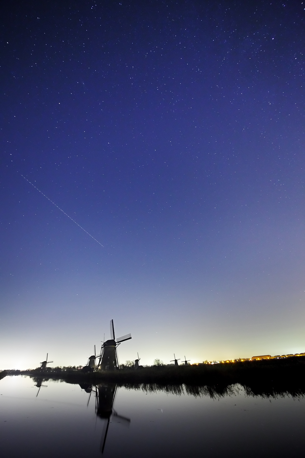 Kinderdijk under the stars