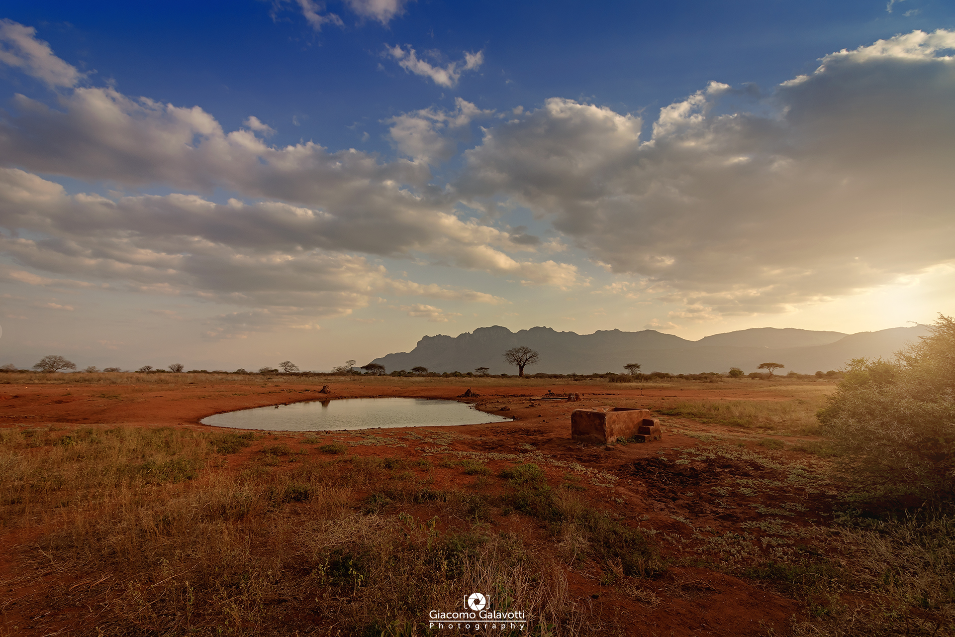 Tramonto al Parco Nazionale dello Tsavo East!
