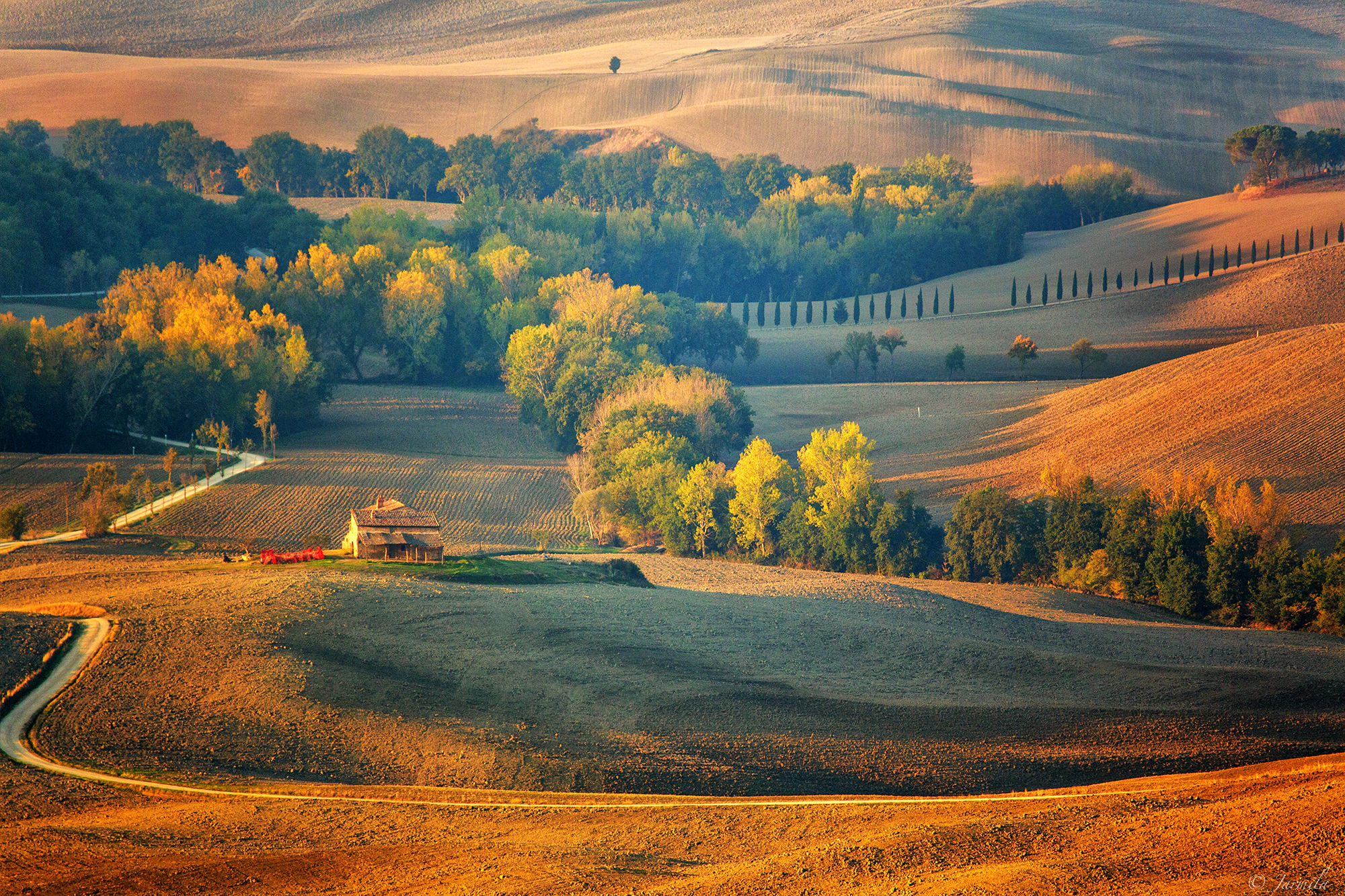 Incanto della Val d'Orcia tra silenzio e natura