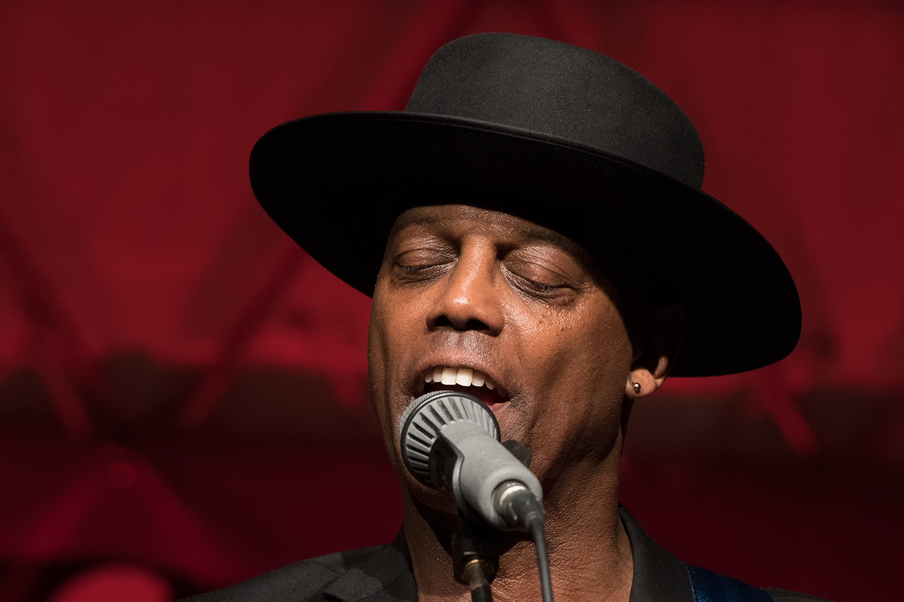 Eric Bibb