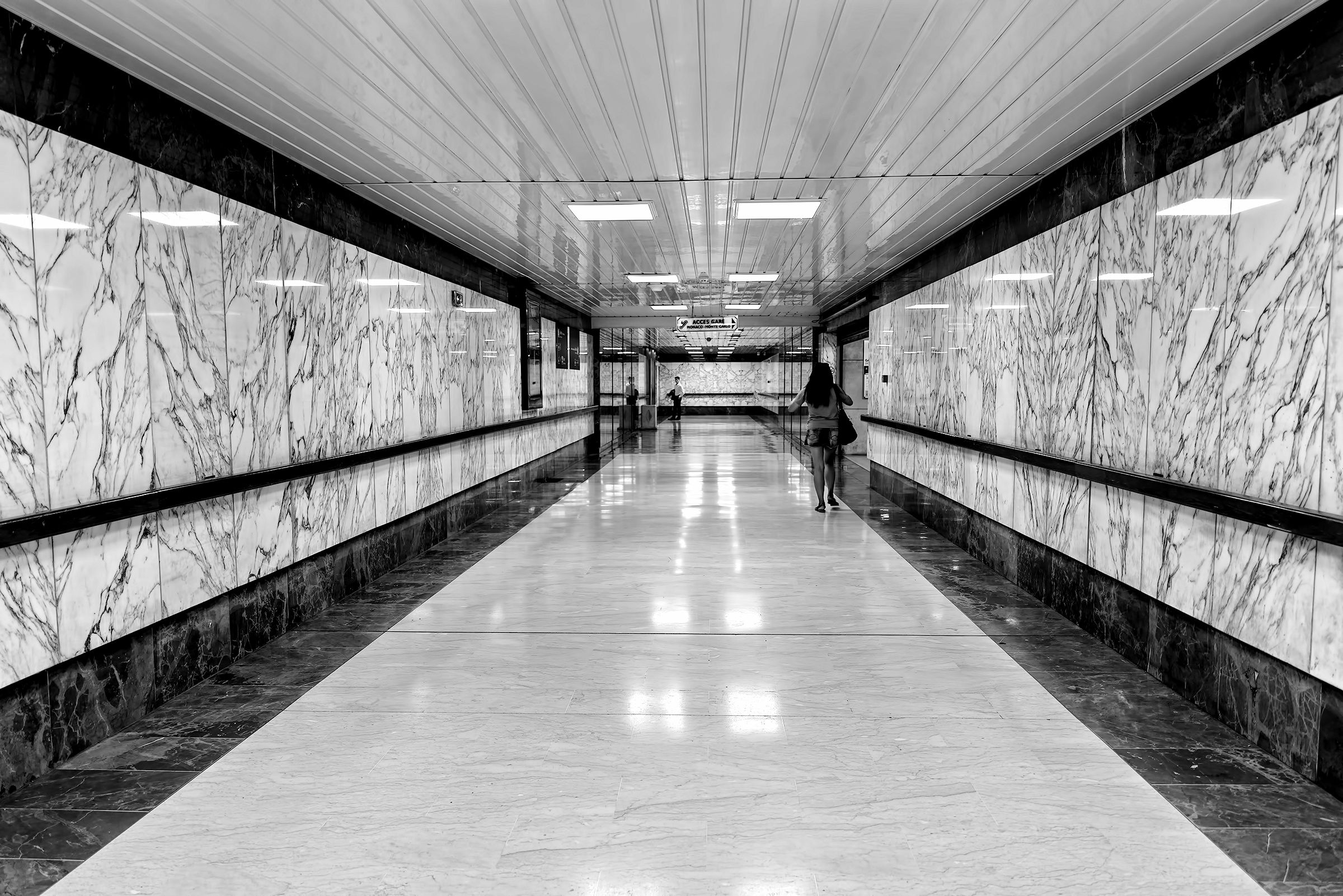 Nel sotto passaggio della stazione di Monte-Carlo