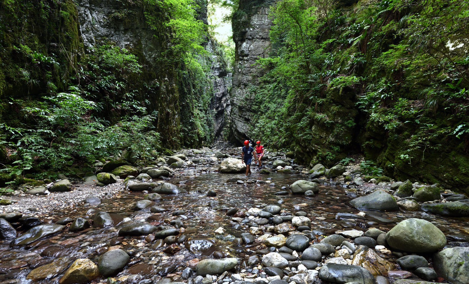 Inside the ravine of Botri
