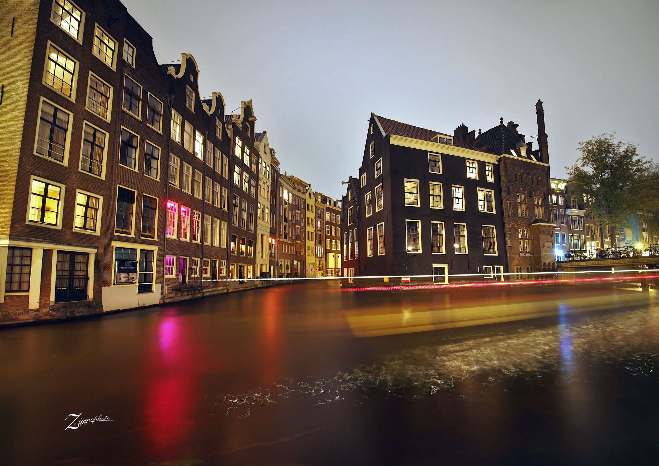 Solcando i canali come una lama di luce!