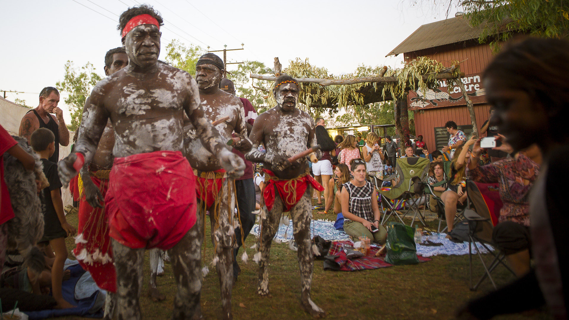Walking with spirits - Comunità aborigena di Beswick