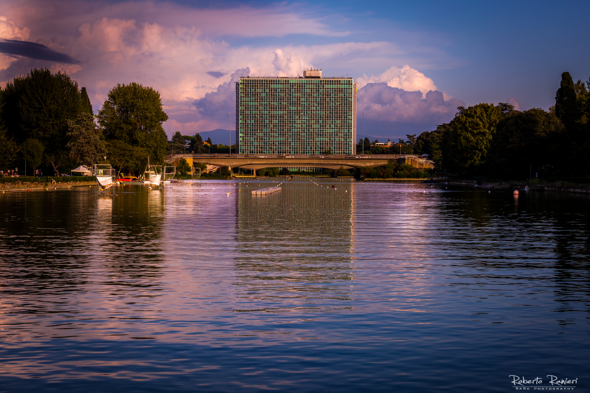 Sunset at the Central Park of the lake-ENI Palace