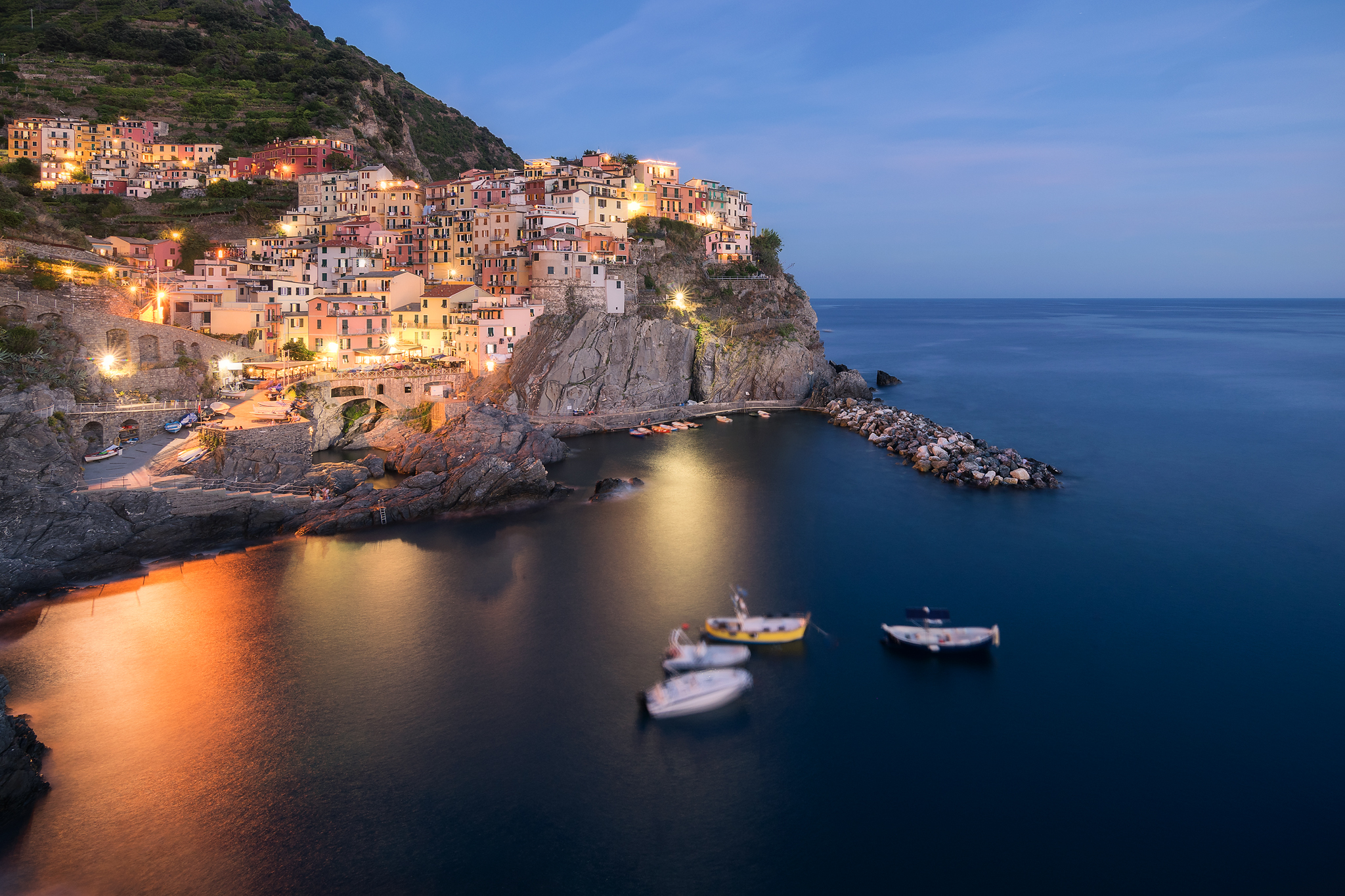 Manarola all'ora blu.