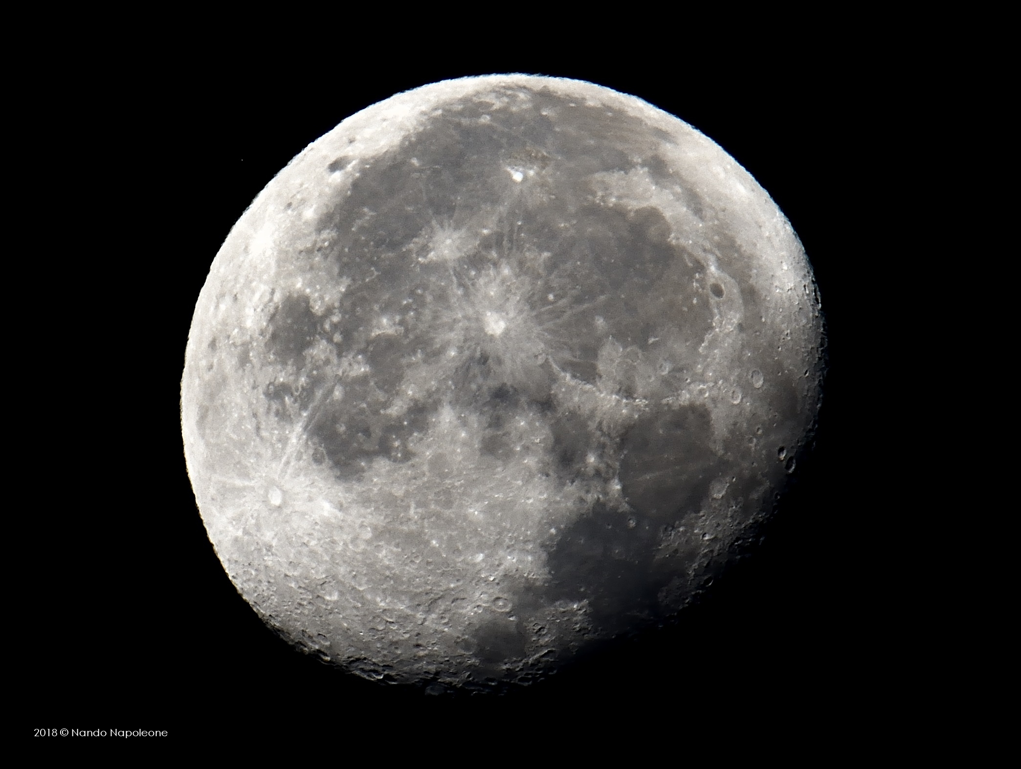 The dropping Moon... at dawn...