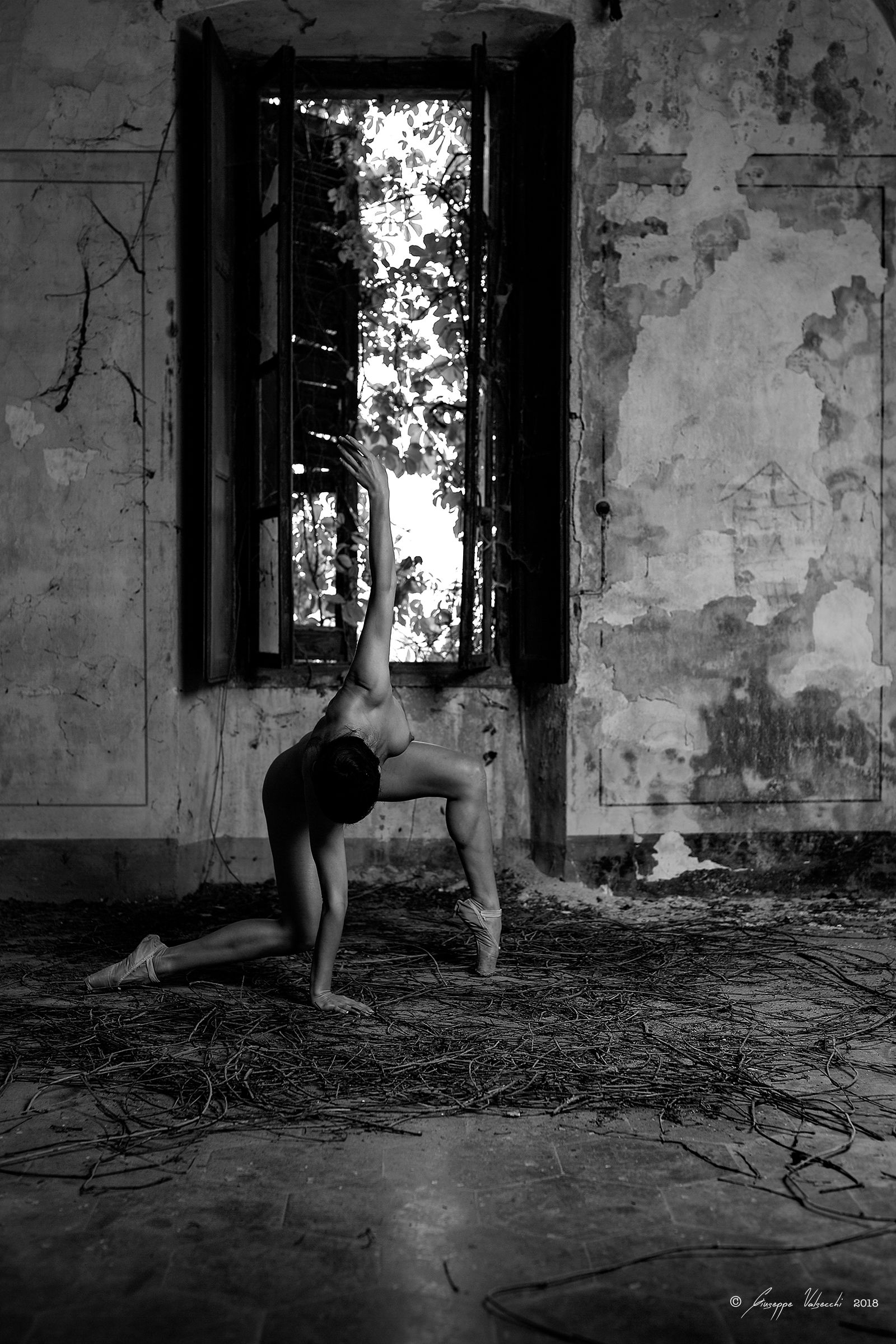 Dance in lost land......