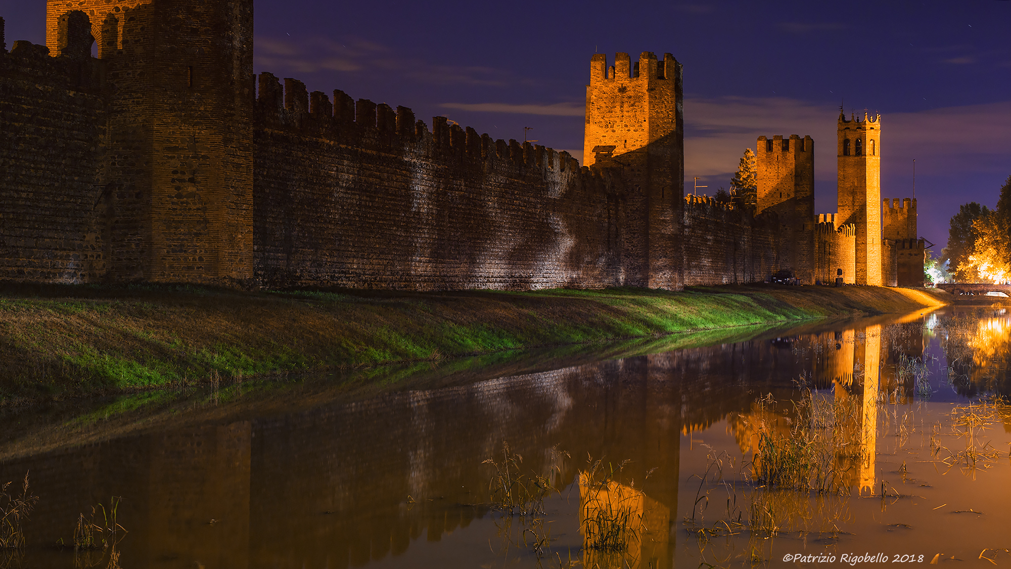 Montagnana is mirrored in the night