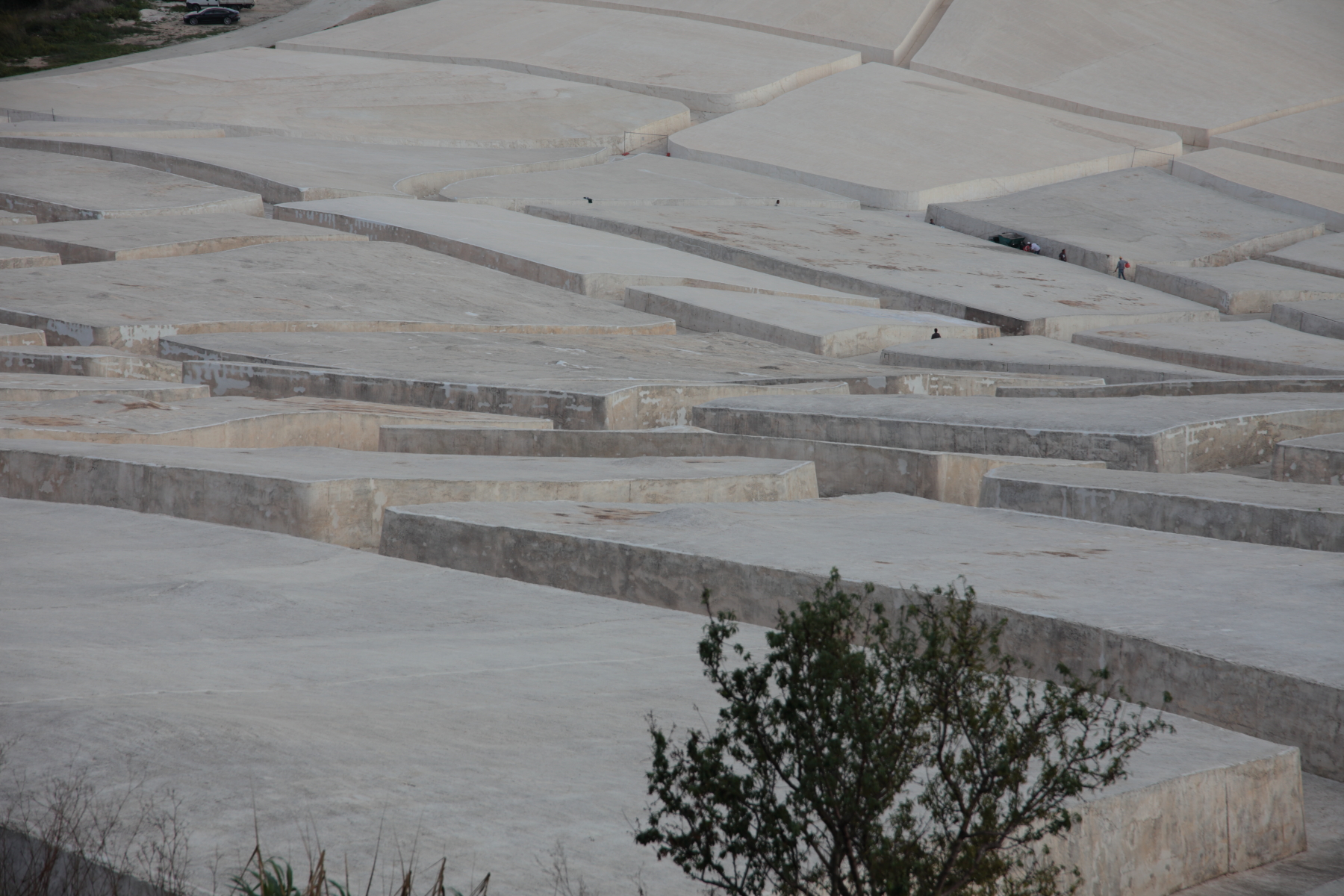 Cretto di Burri vista quasi d'assieme