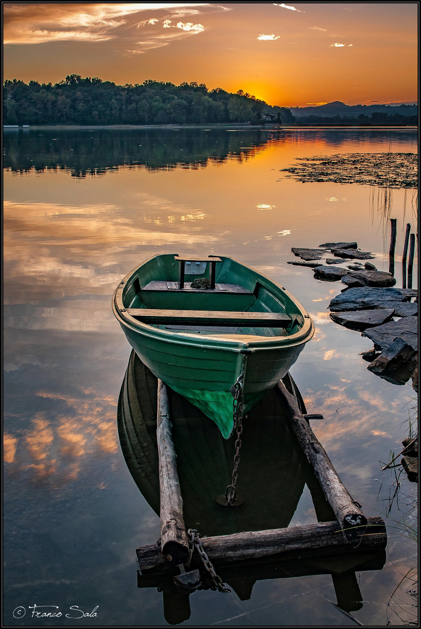 Sunset and Boats in Pusiano
